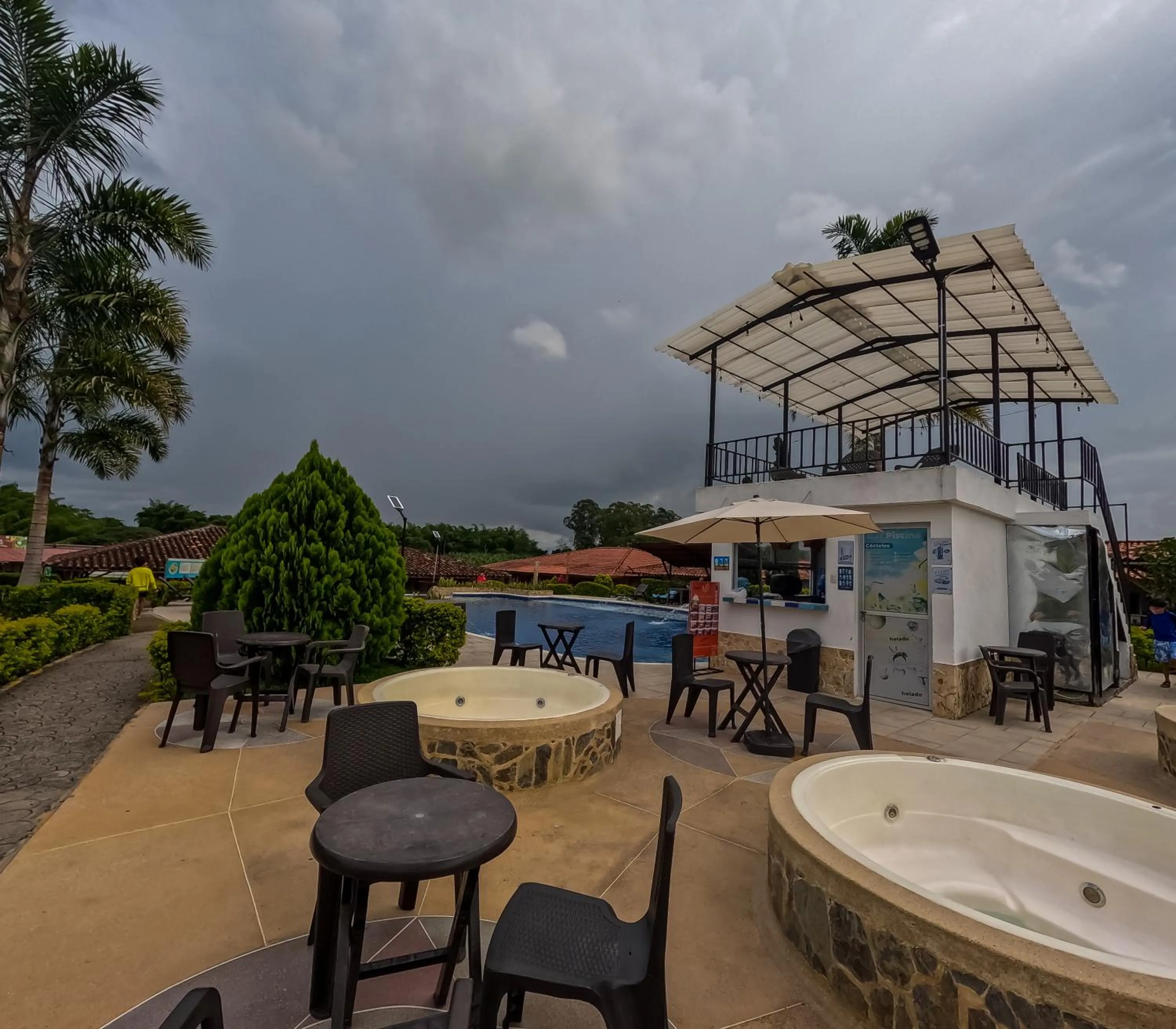 Swimming pool in Hotel Parque de los Arrieros