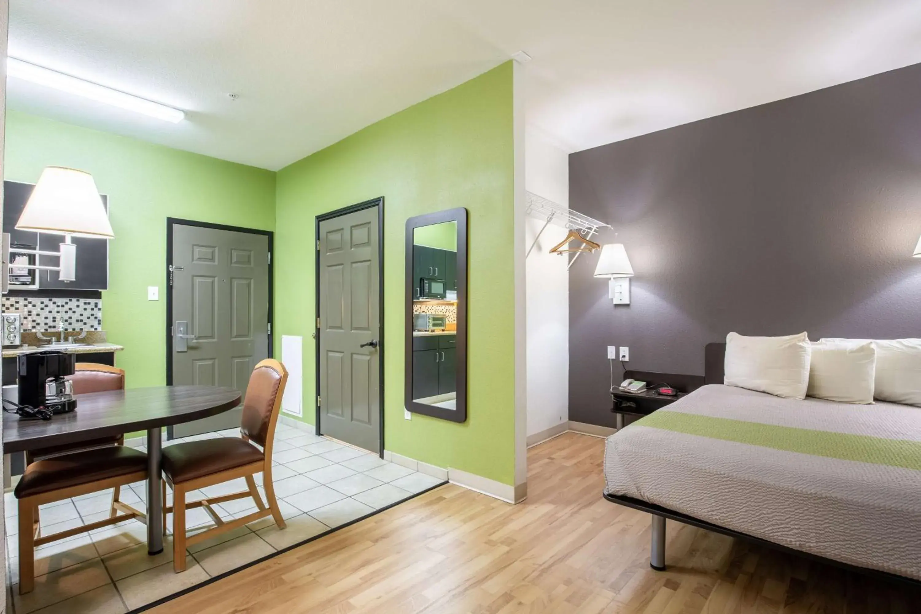 Photo of the whole room, Bed in Studio 6 Bay City TX Photo of the whole room, Bed in Studio 6 Bay City TX