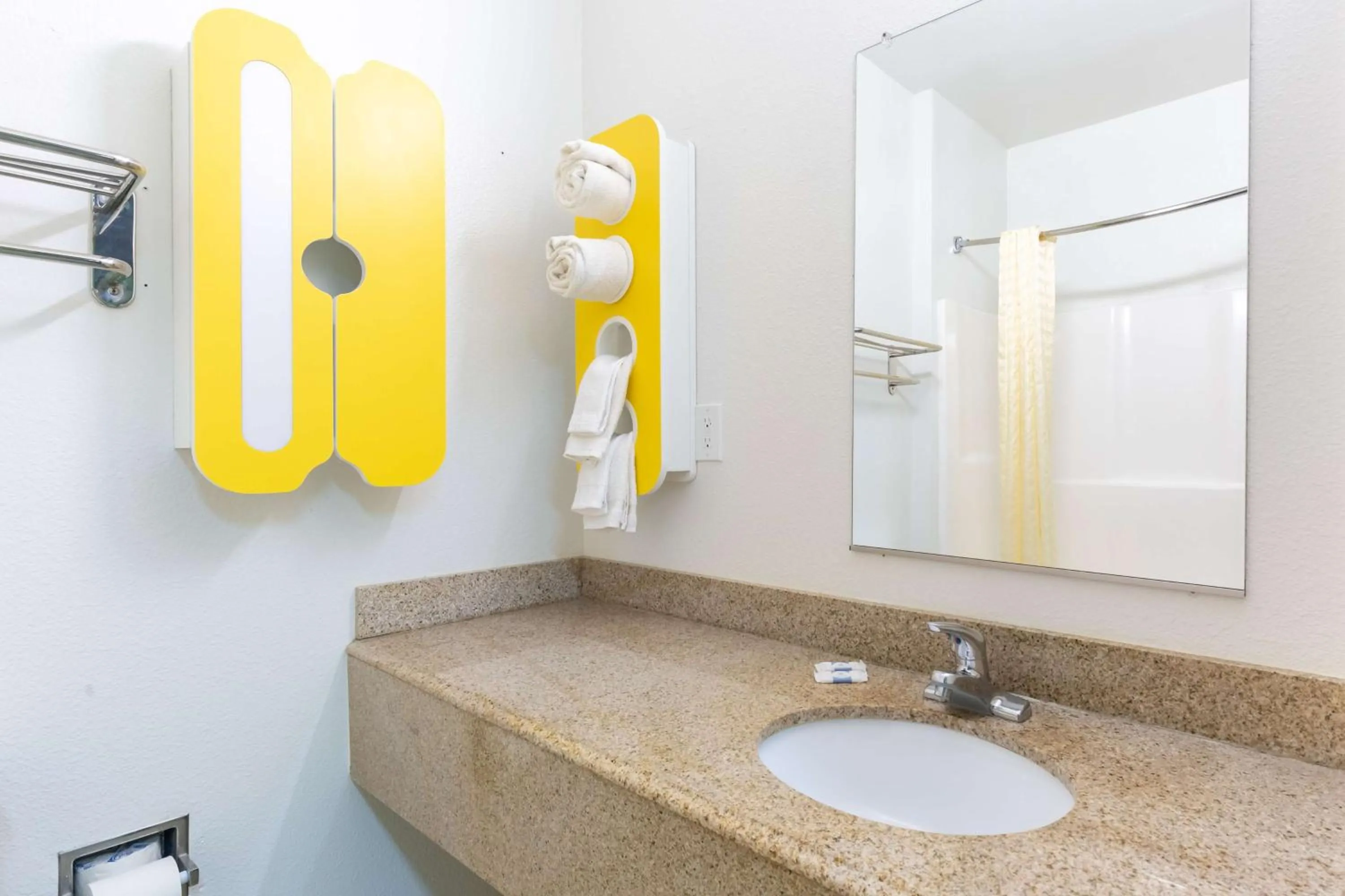 Bathroom in Studio 6 Bay City TX