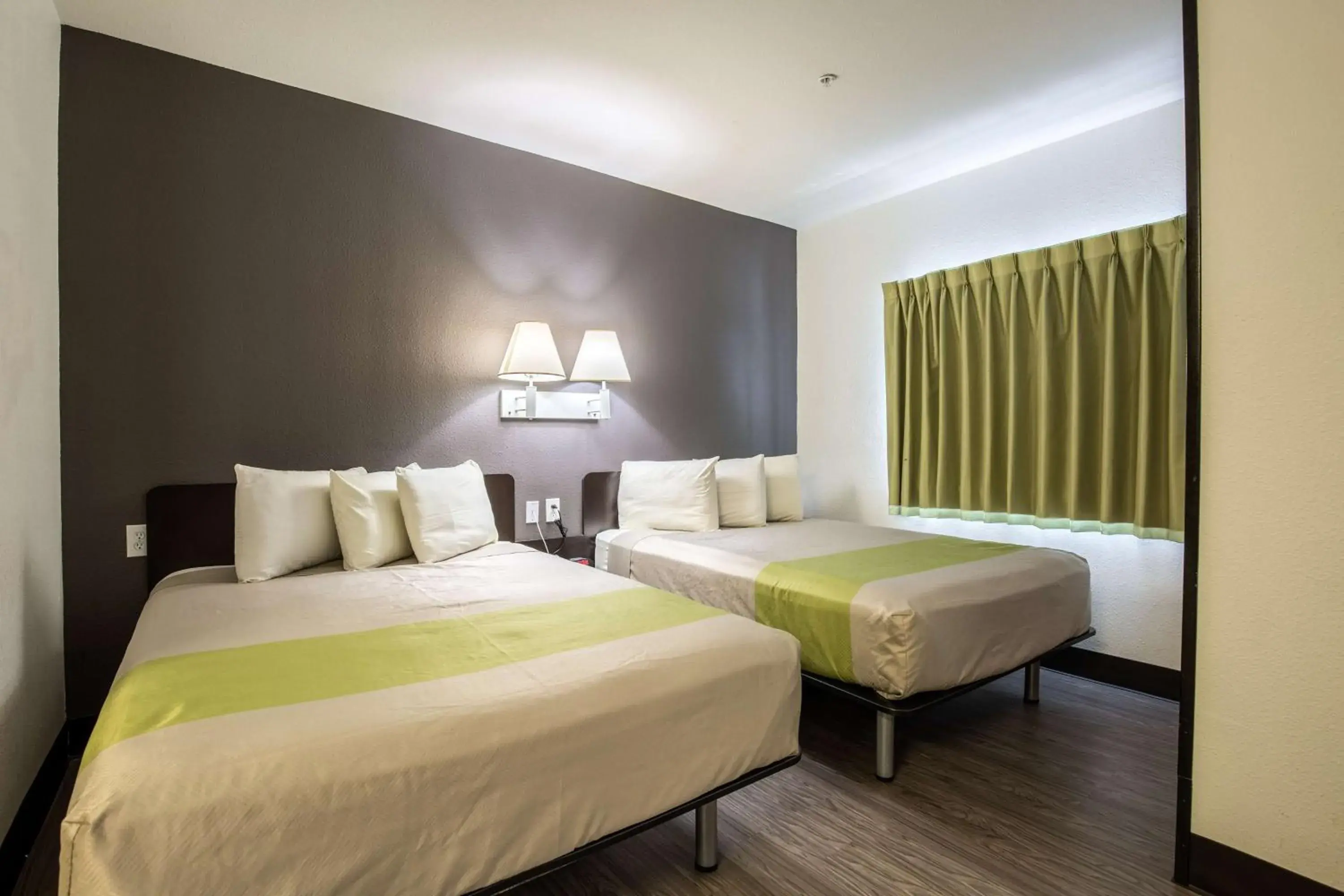 Photo of the whole room, Bed in Studio 6 Bay City TX Photo of the whole room, Bed in Studio 6 Bay City TX