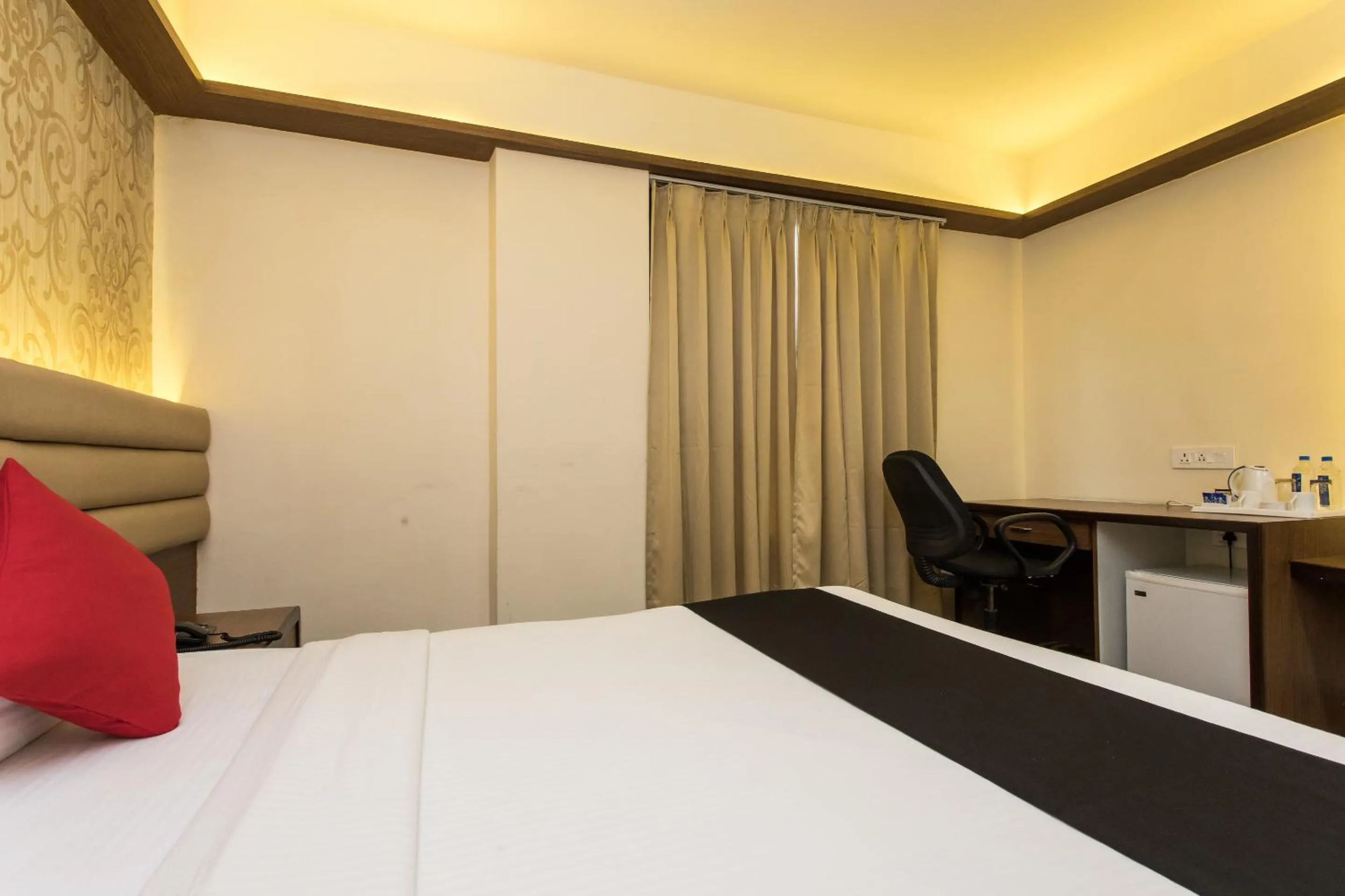 Seating area, Bed in Hotel Solaris