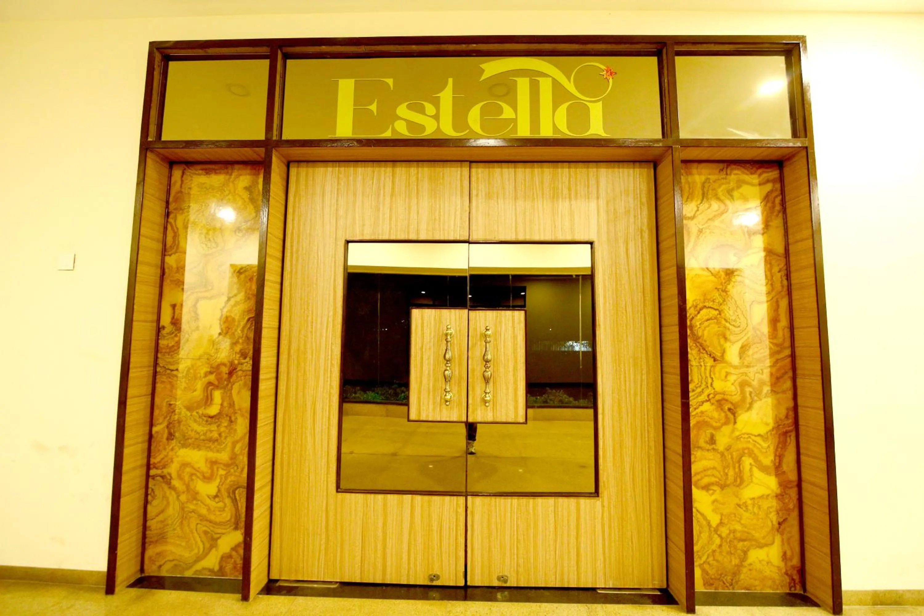 Property logo or sign in Hotel Solaris