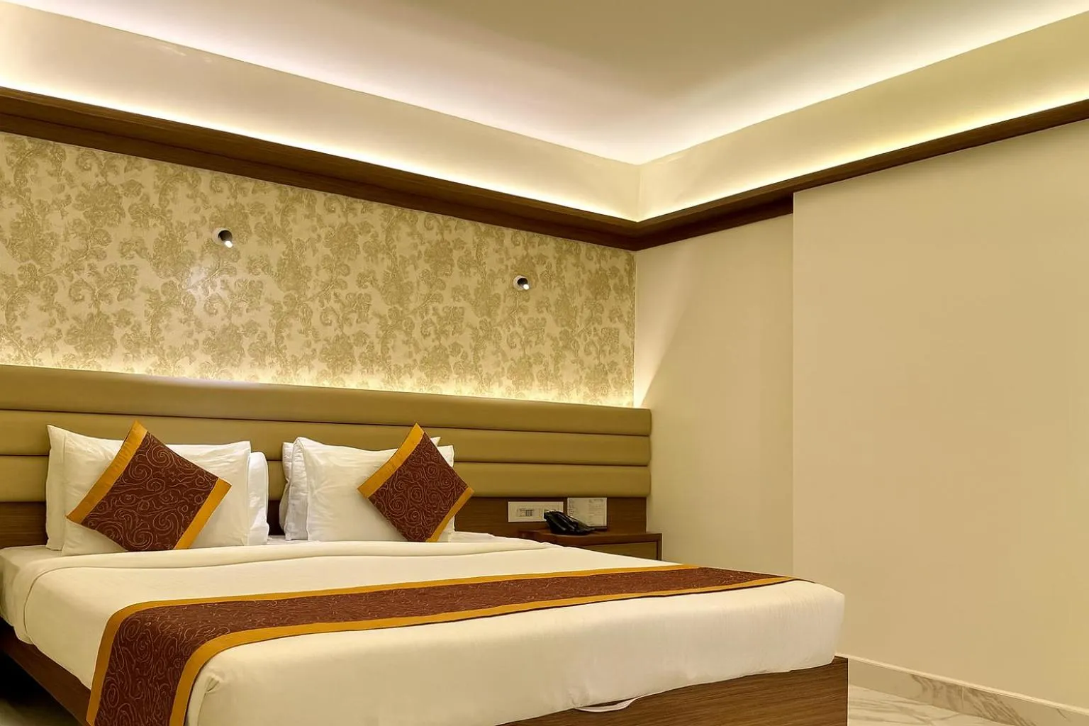 Bed in Hotel Solaris