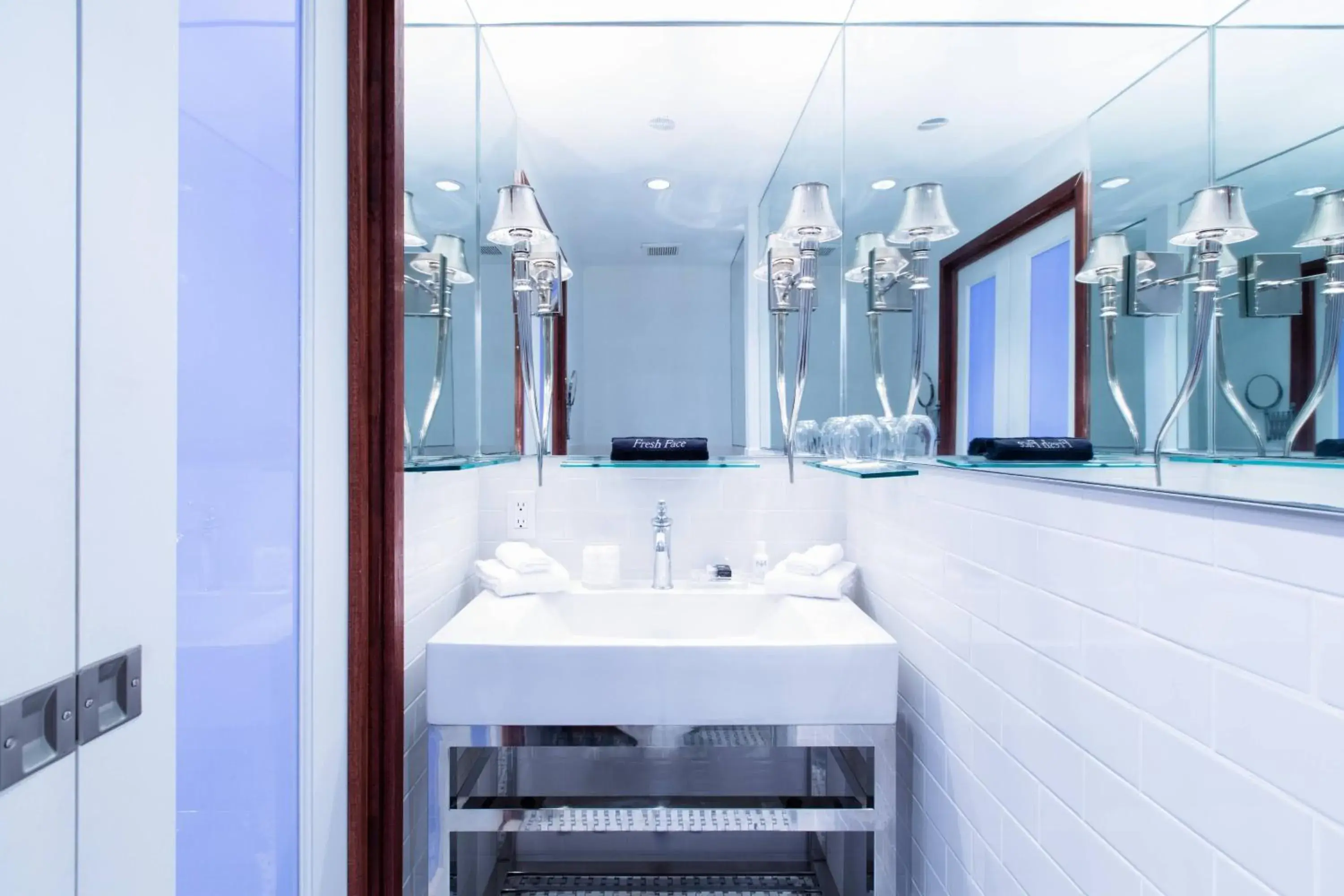 Photo of the whole room, Bed in The Saint Hotel Key West, Autograph Collection, Adult Only Photo of the whole room, Bed in The Saint Hotel Key West, Autograph Collection, Adult Only