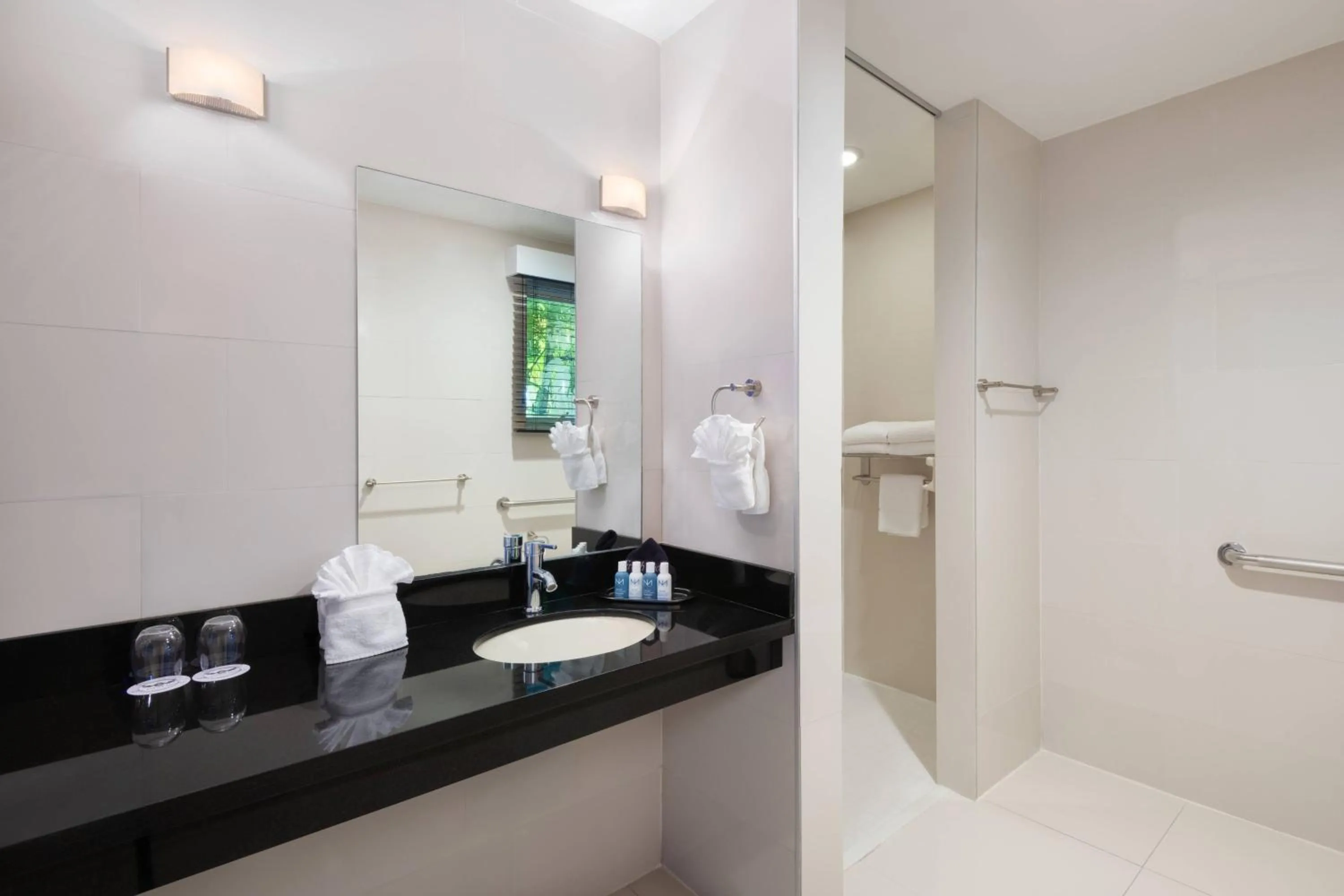 Bathroom in The Saint Hotel Key West, Autograph Collection, Adult Only