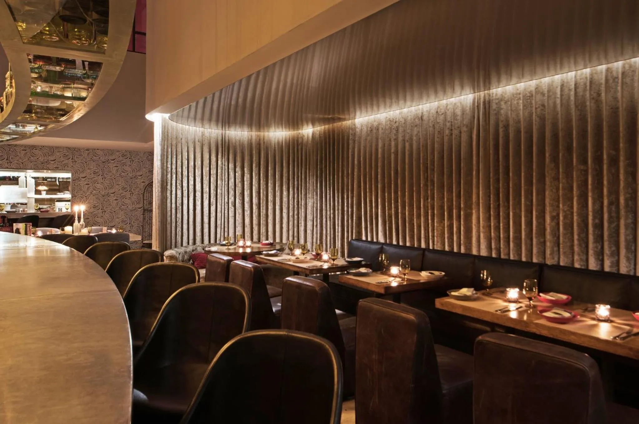 Restaurant/places to eat in Virgin Hotels Chicago