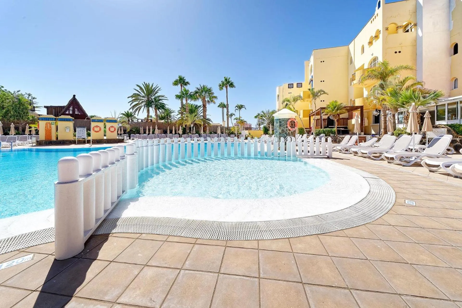 Swimming pool in Sport Hotel Monte Feliz - powered by Playitas