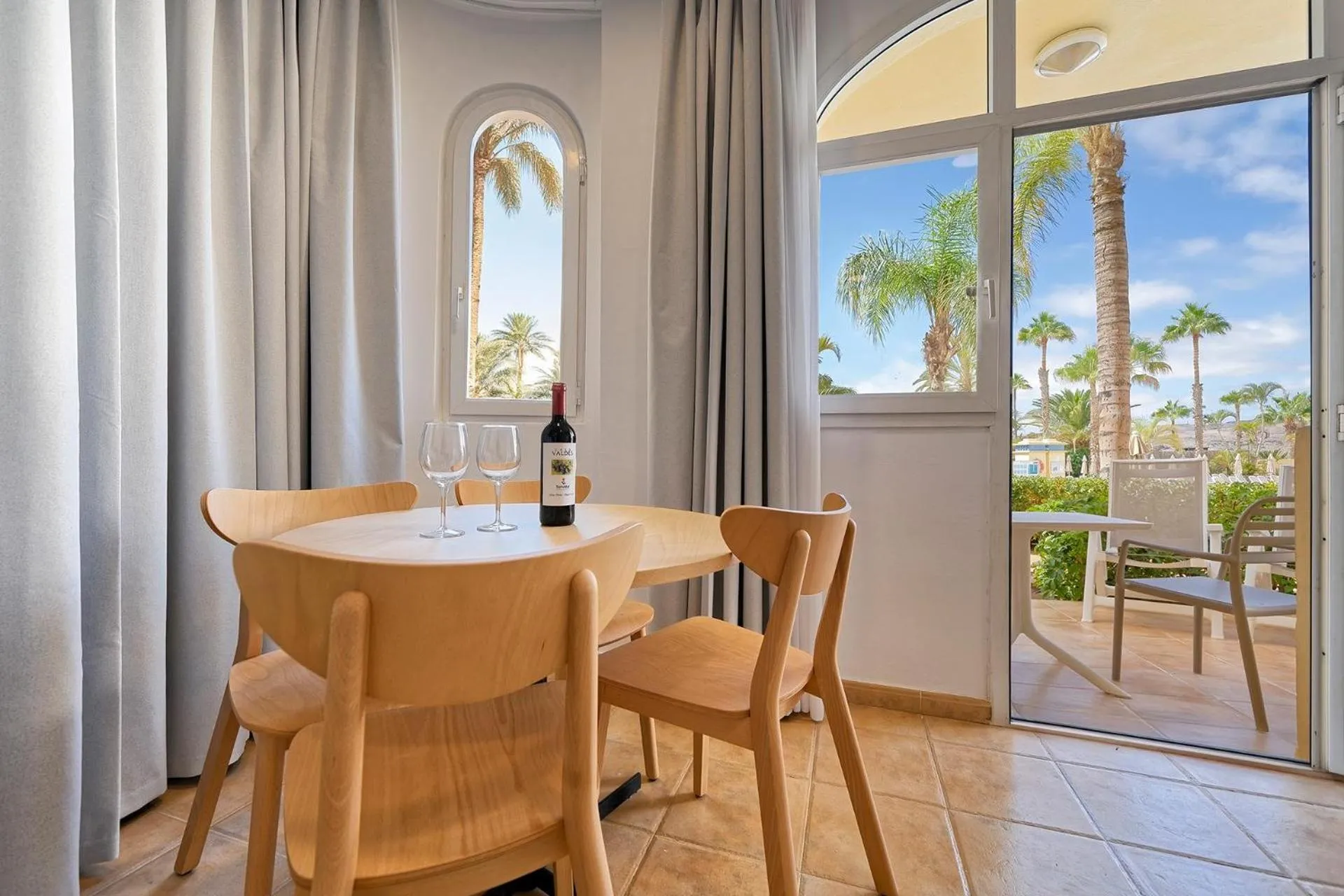 Photo of the whole room in Sport Hotel Monte Feliz - powered by Playitas