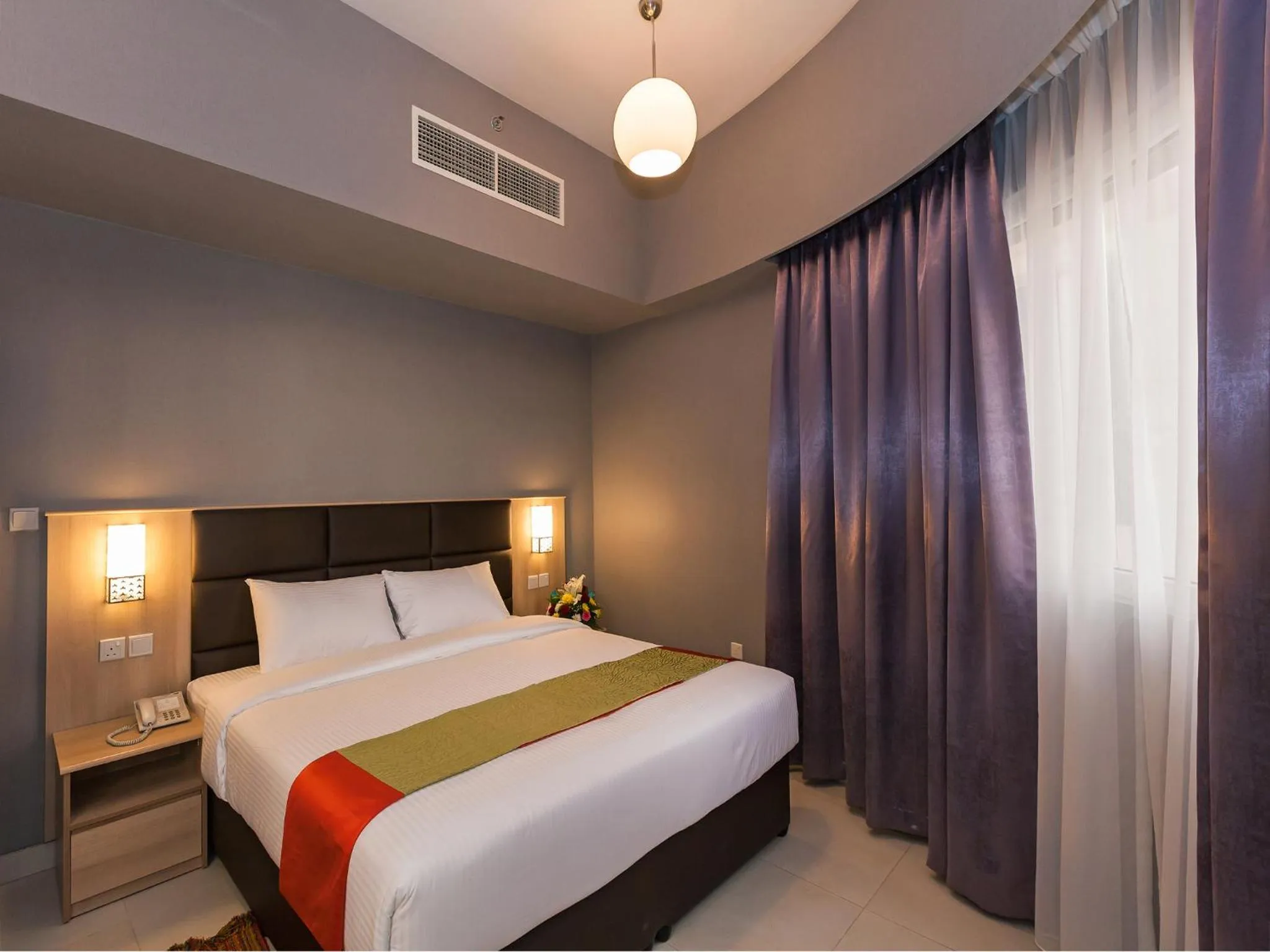 Bedroom, Bed in Florida Square Hotel (Previously known Flora Square Hotel)