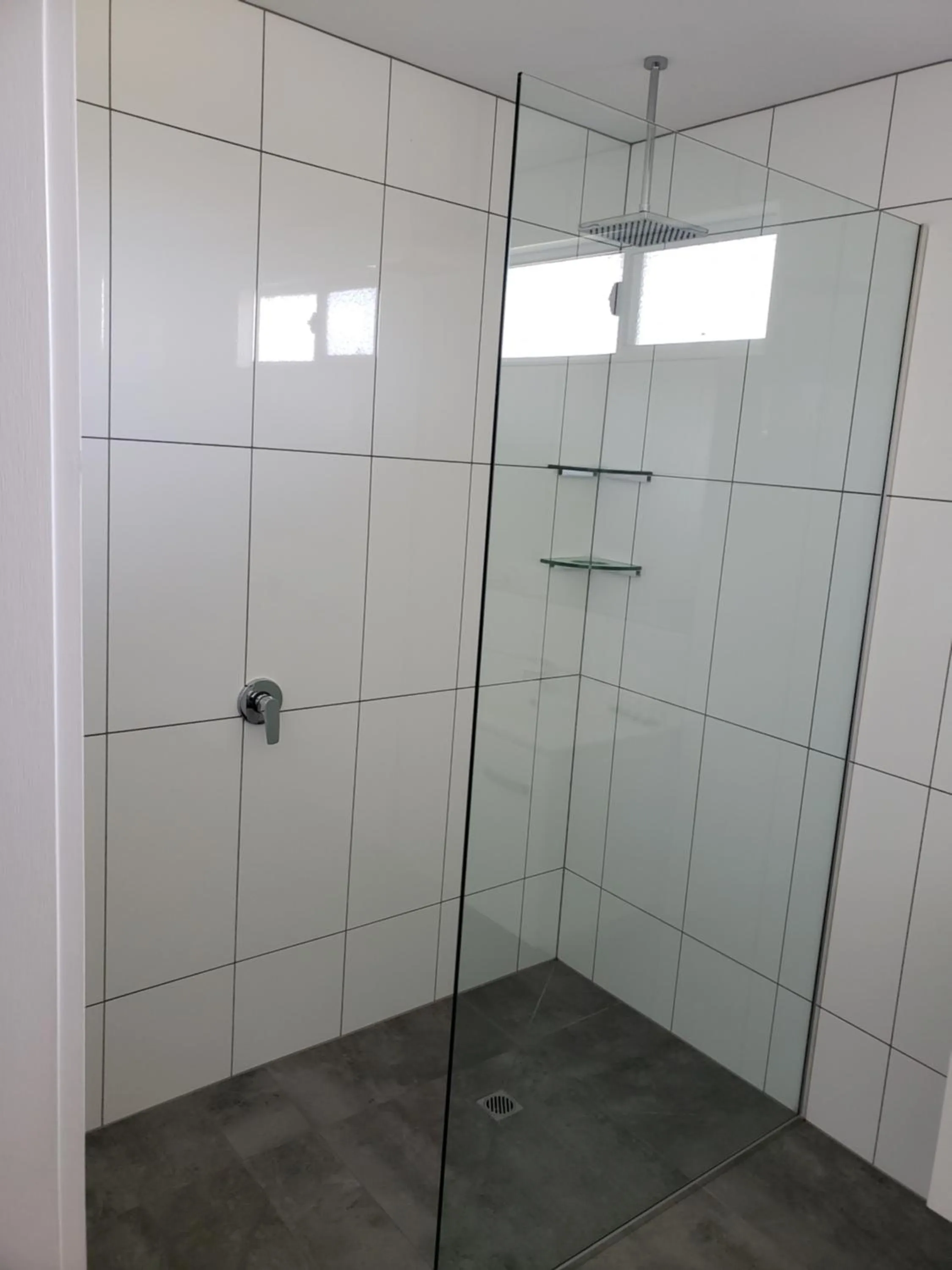 Shower in Marlo Hotel