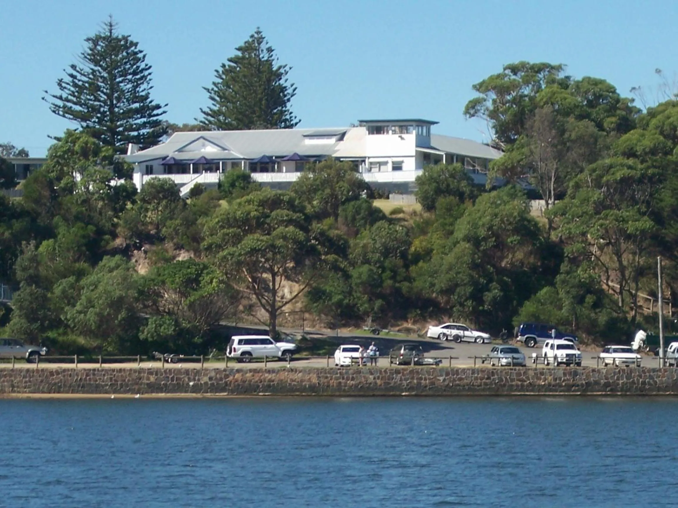 Facade/entrance in Marlo Hotel