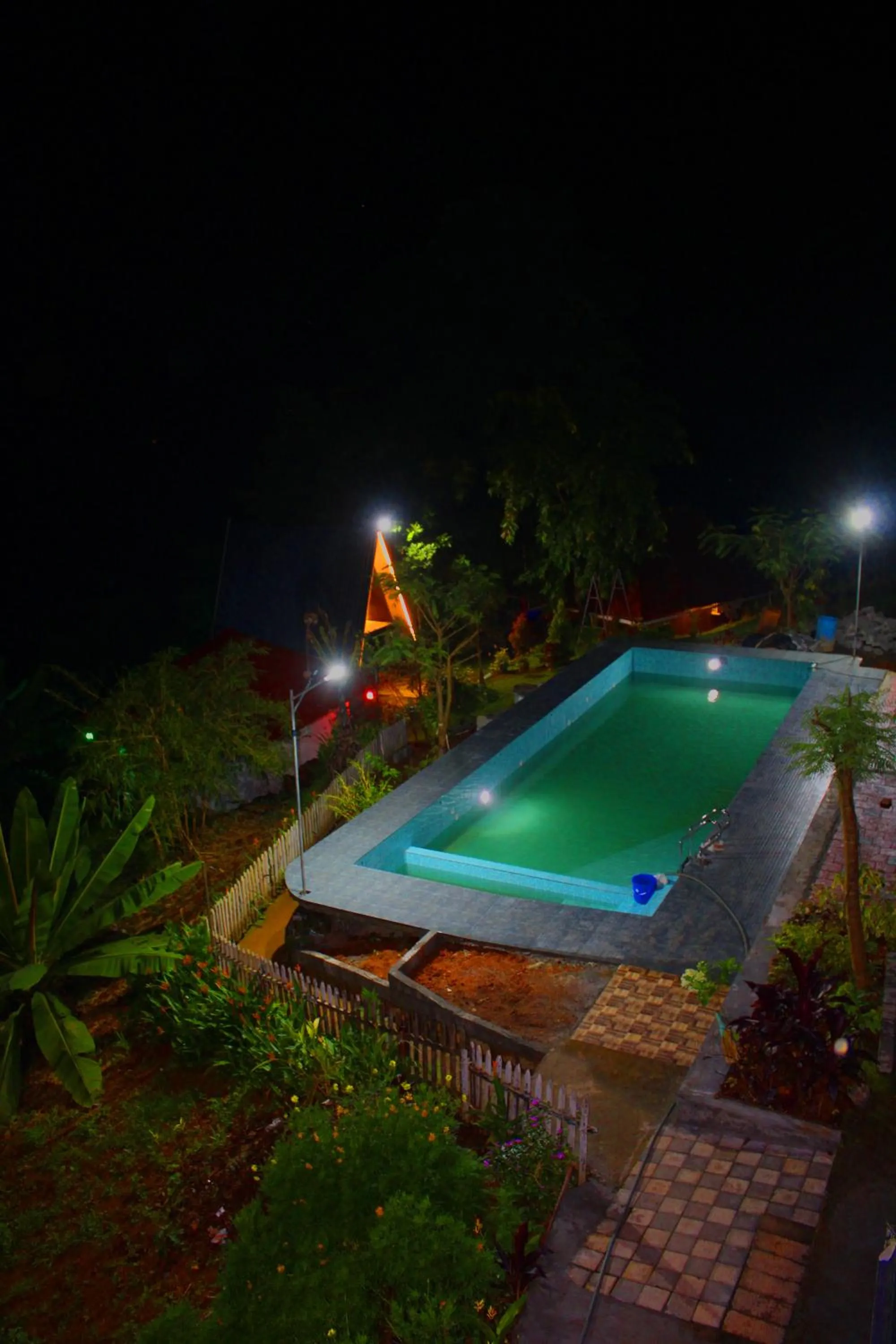 Swimming pool in Mist Farm House