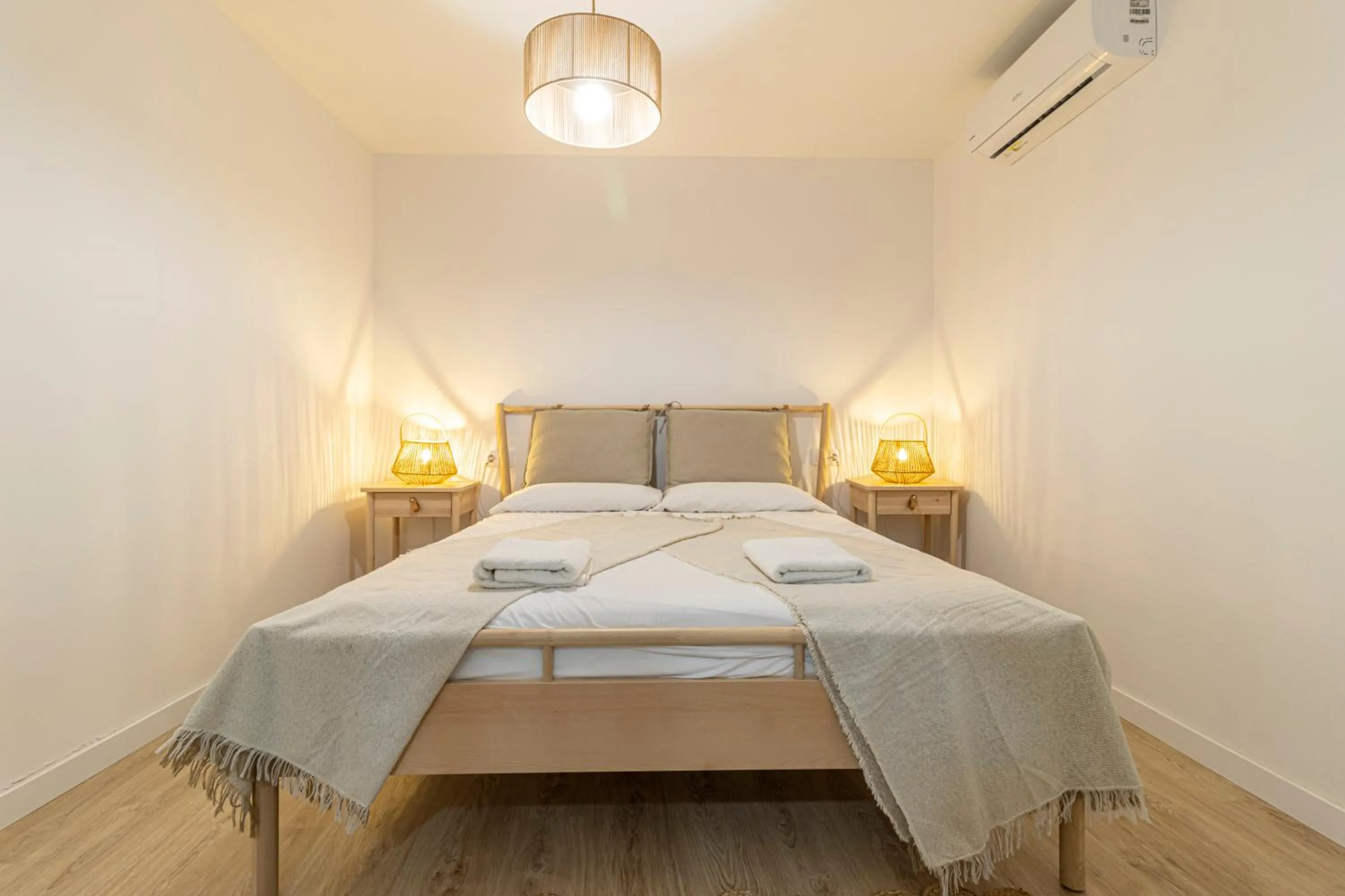 Bed in Allo Apartments Morenos II 1ºC Centro 2 Habitaciones