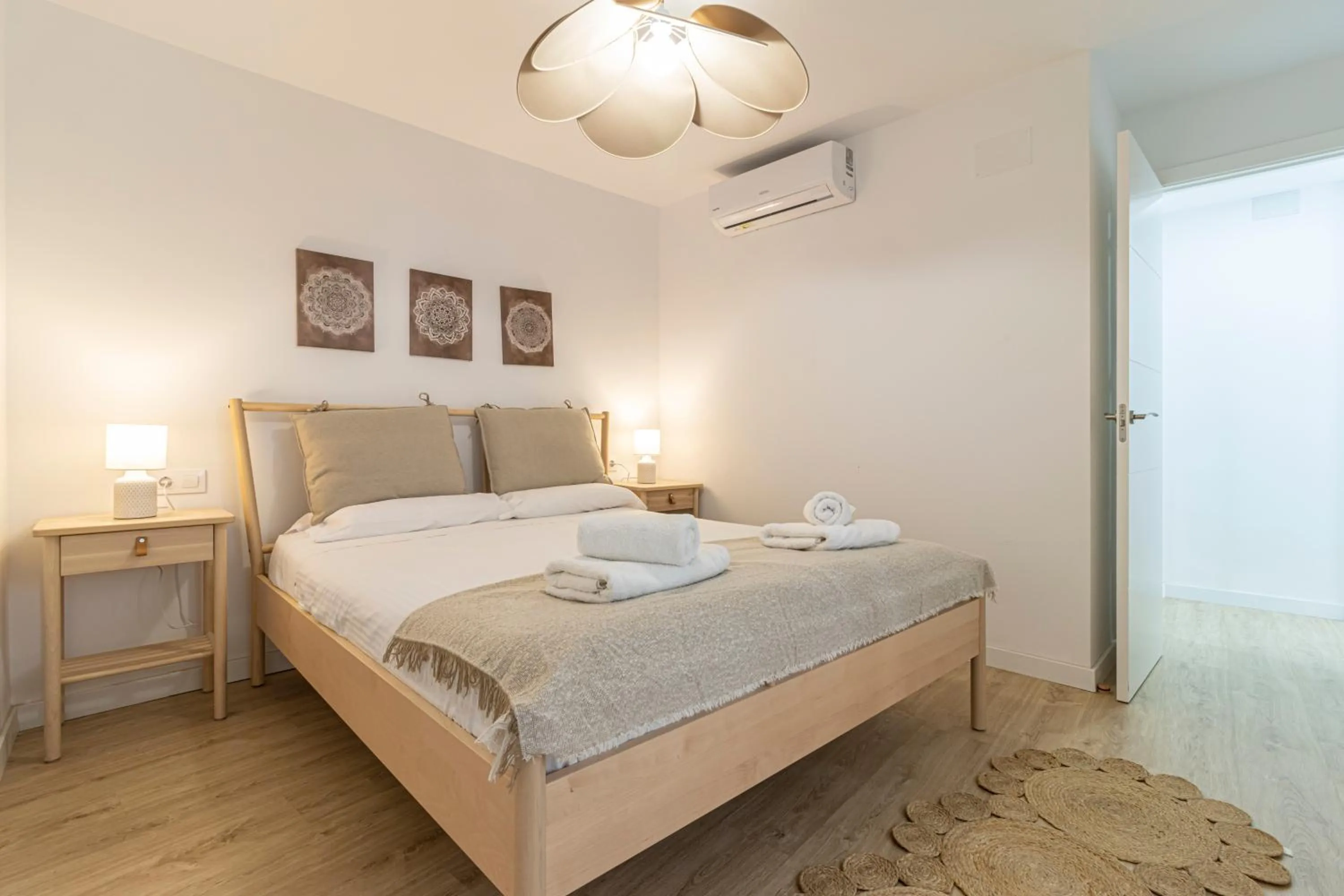 Bed in Allo Apartments Morenos II 1ºC Centro 2 Habitaciones