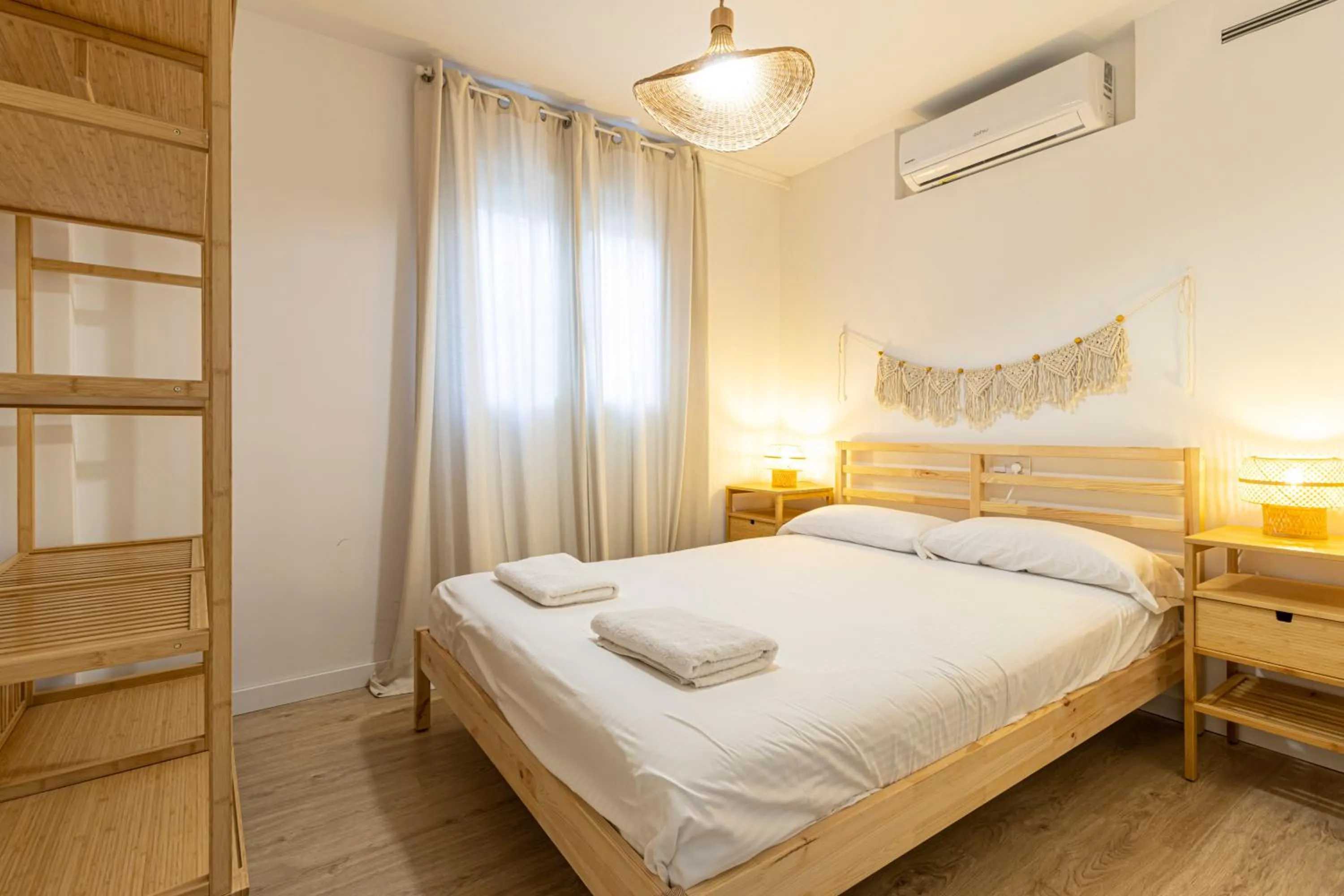 Bed in Allo Apartments Morenos II 1ºC Centro 2 Habitaciones