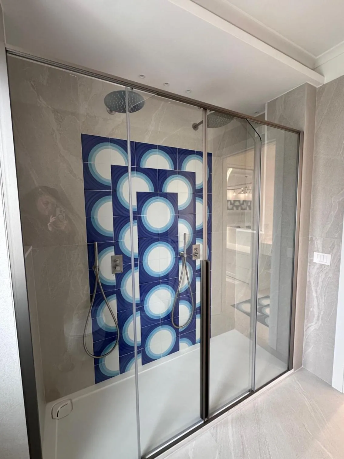 Shower in Hotel Leone