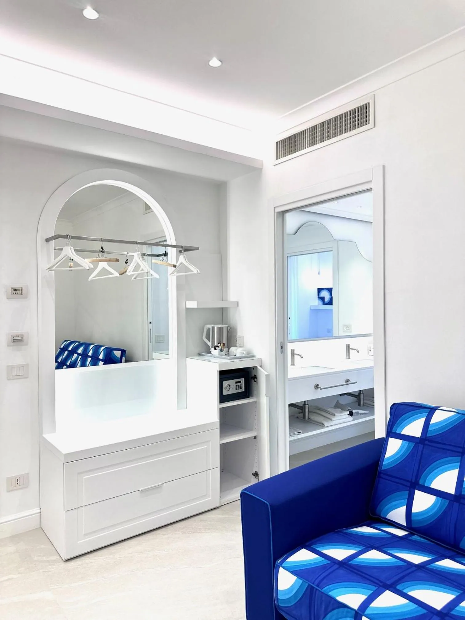 Bedroom, Bed in Hotel Leone