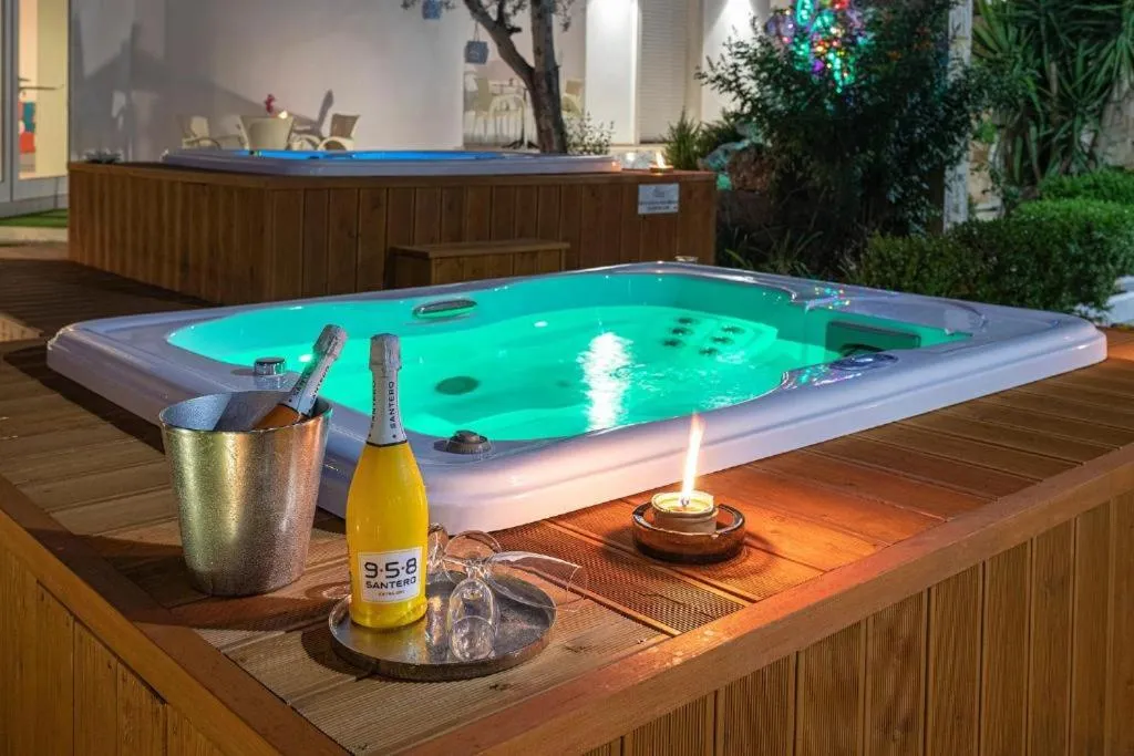 Hot Tub in Le Gemelle Boutique Hotel