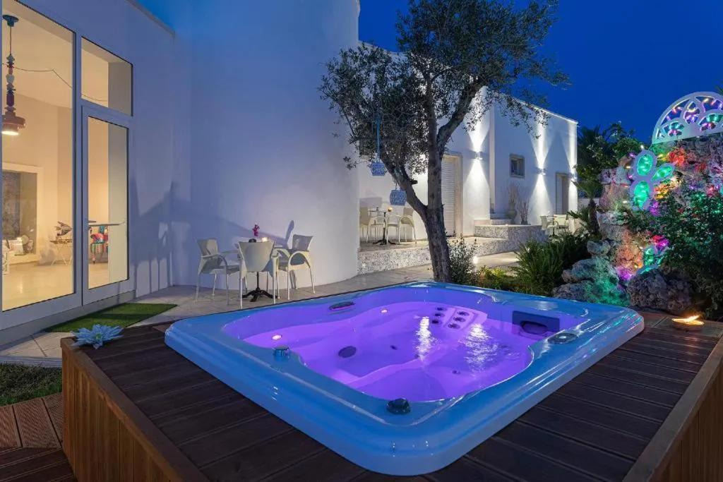 Hot Tub in Le Gemelle Boutique Hotel