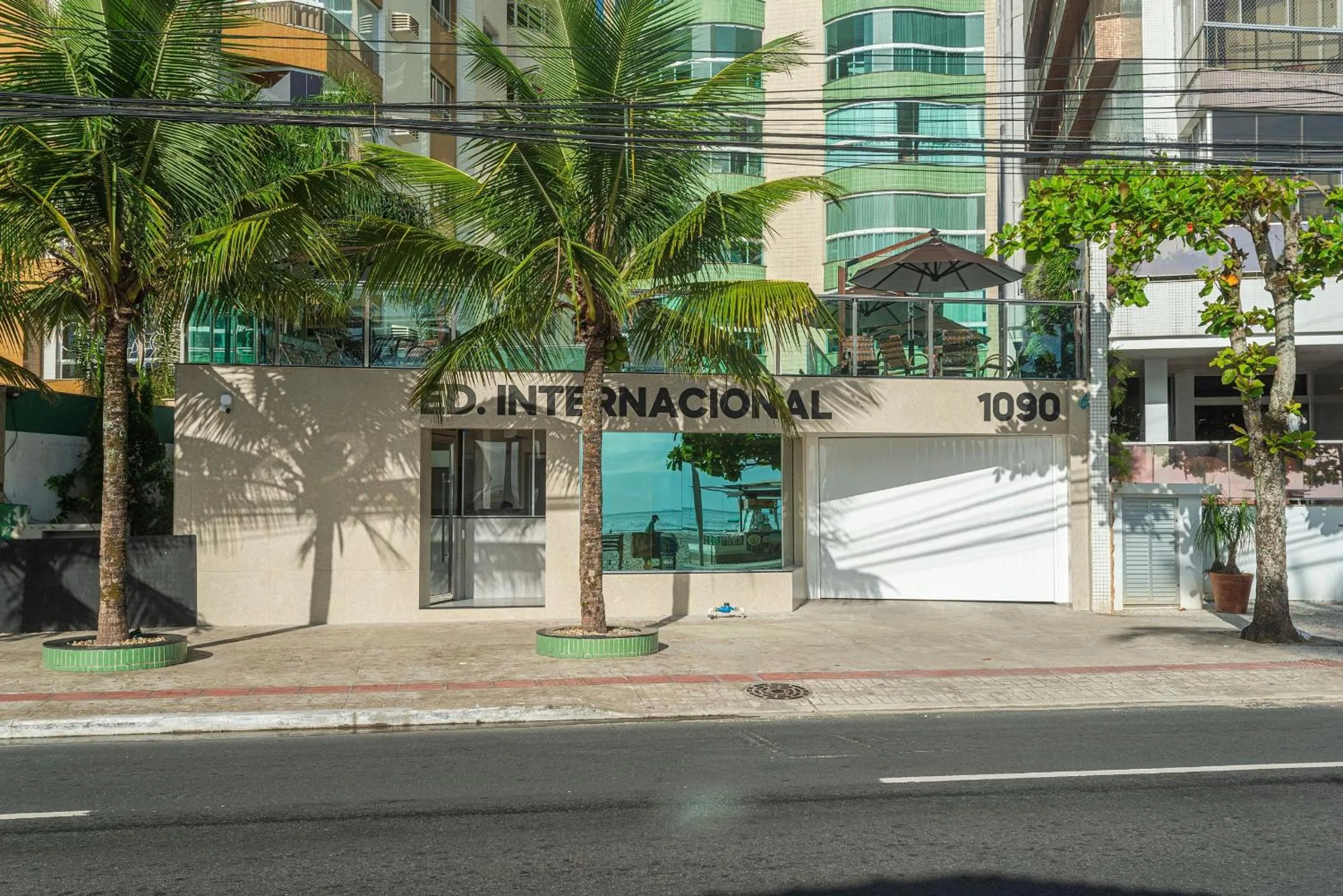 Off site in ITNC143- Frente ao mar! Amplo ap com 3 quartos+3WC