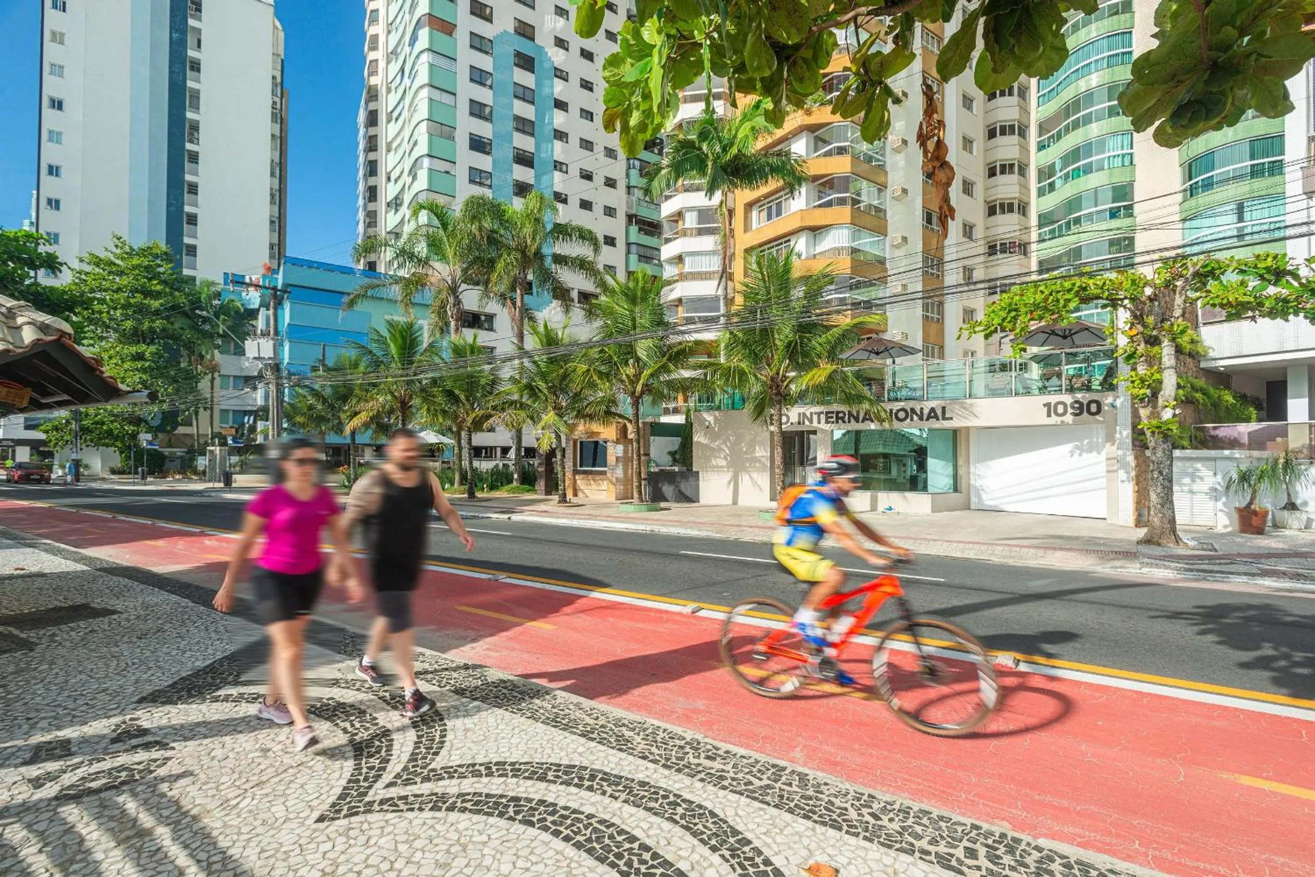 Off site in ITNC143- Frente ao mar! Amplo ap com 3 quartos+3WC