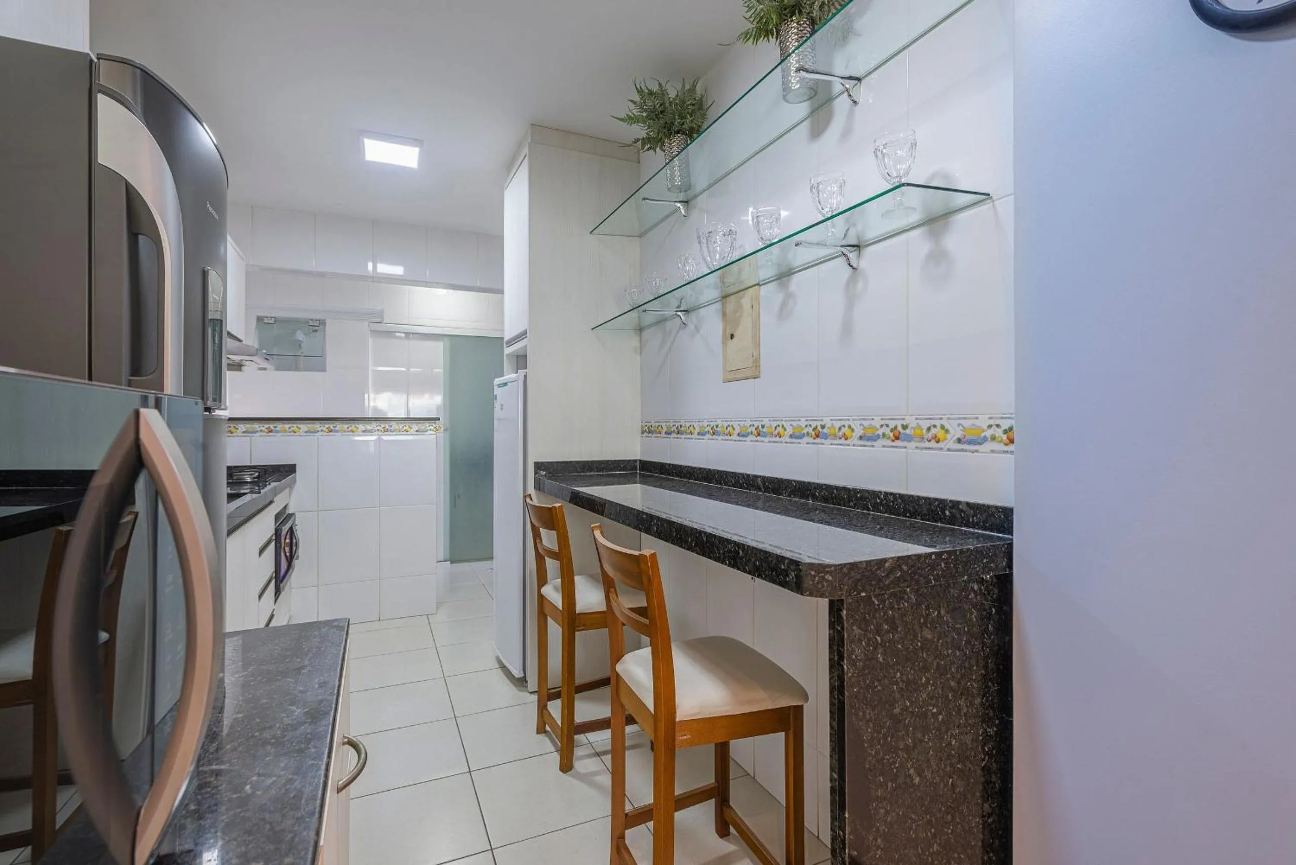 Kitchen or kitchenette in ITNC143- Frente ao mar! Amplo ap com 3 quartos+3WC