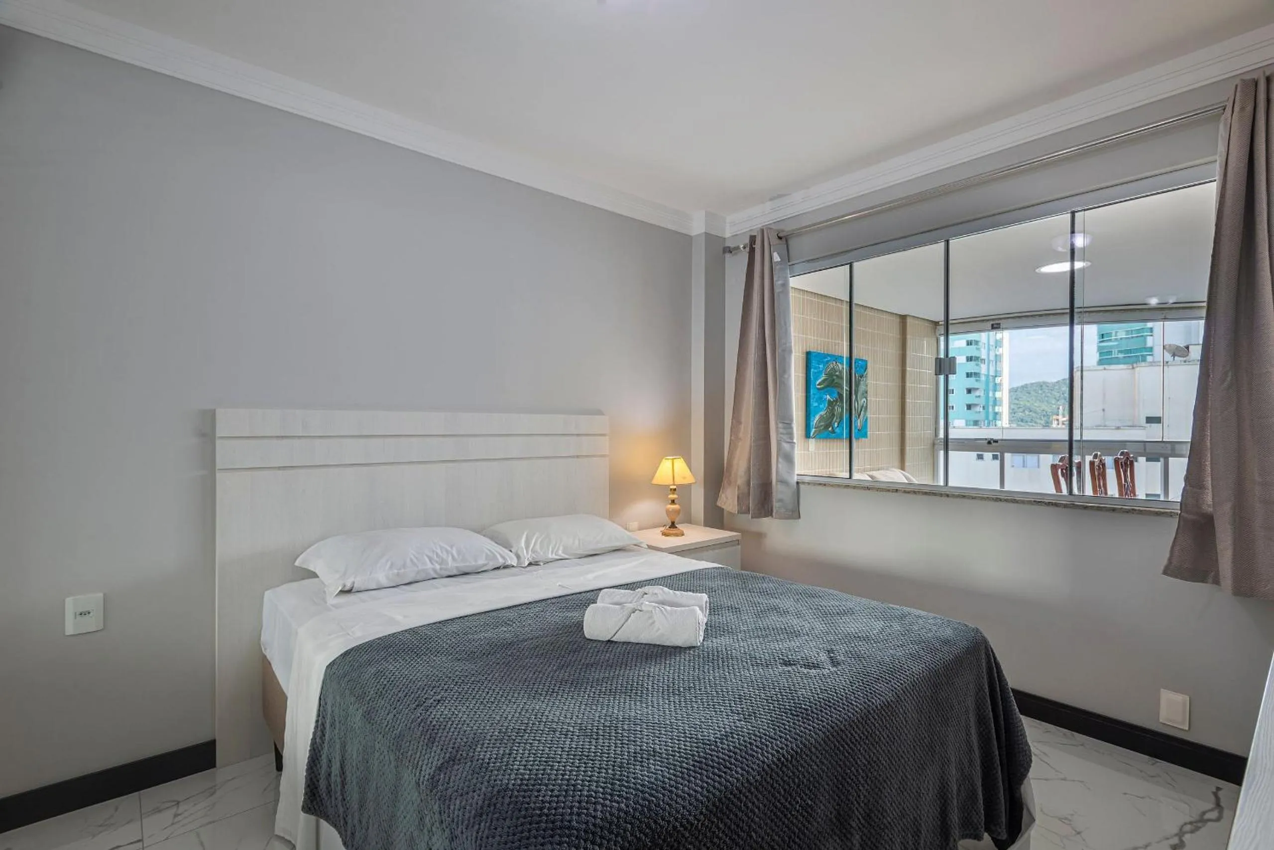 Bedroom, Bed in ITNC143- Frente ao mar! Amplo ap com 3 quartos+3WC