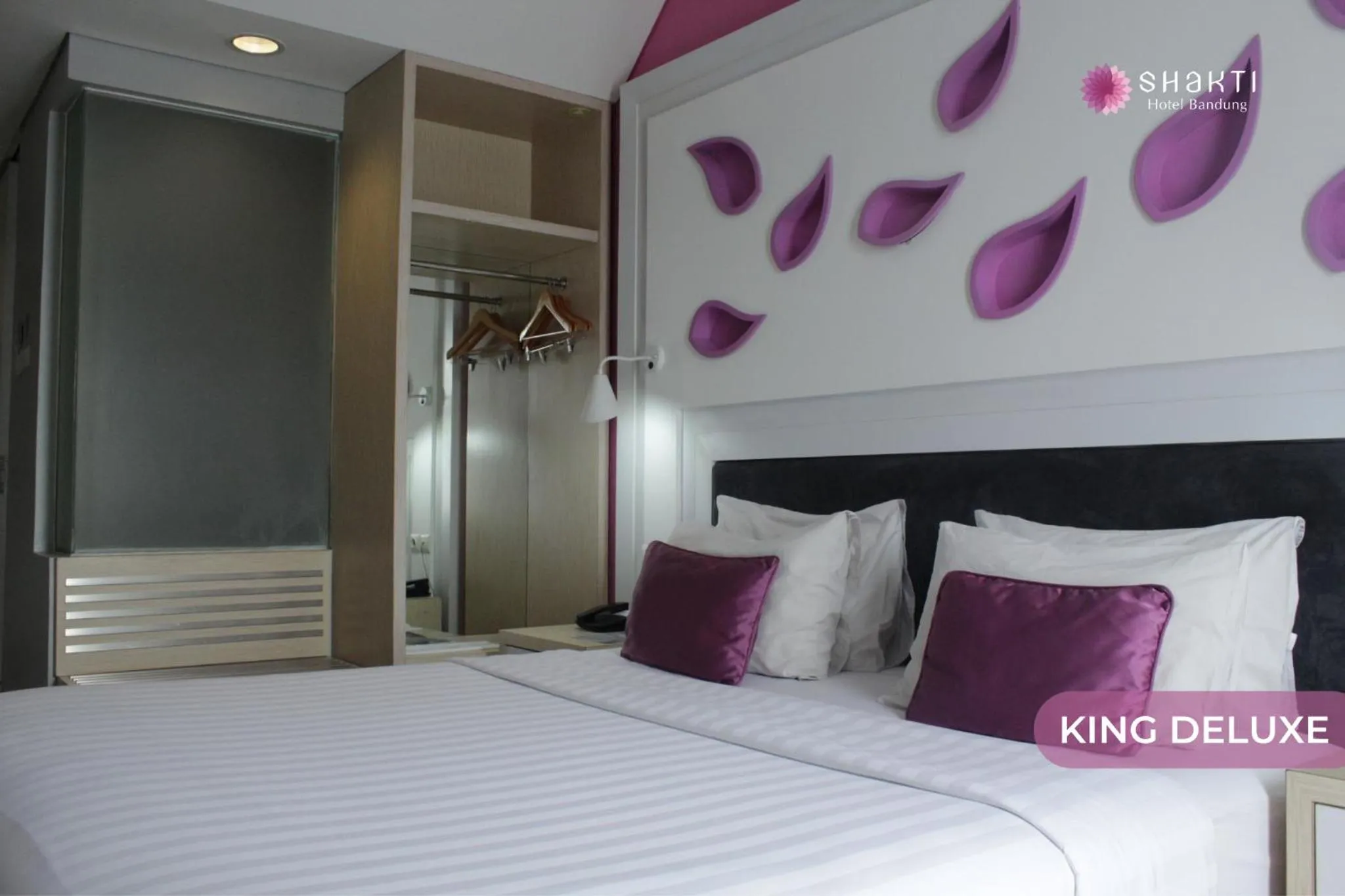 Bedroom, Bed in Shakti Hotel Bandung