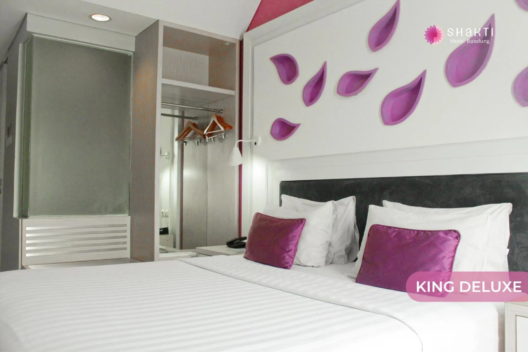 Bed in Shakti Hotel Bandung