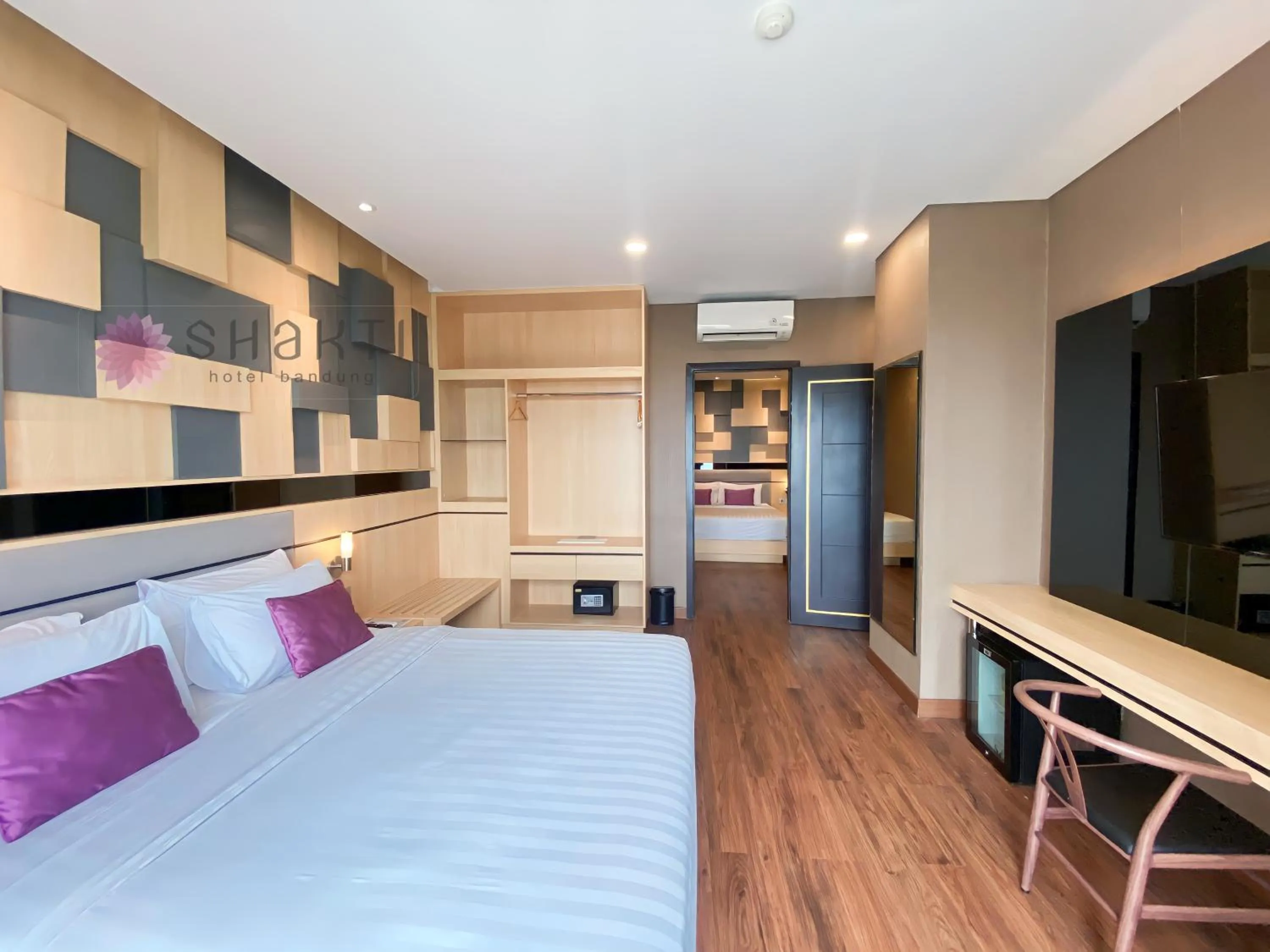 Bed in Shakti Hotel Bandung