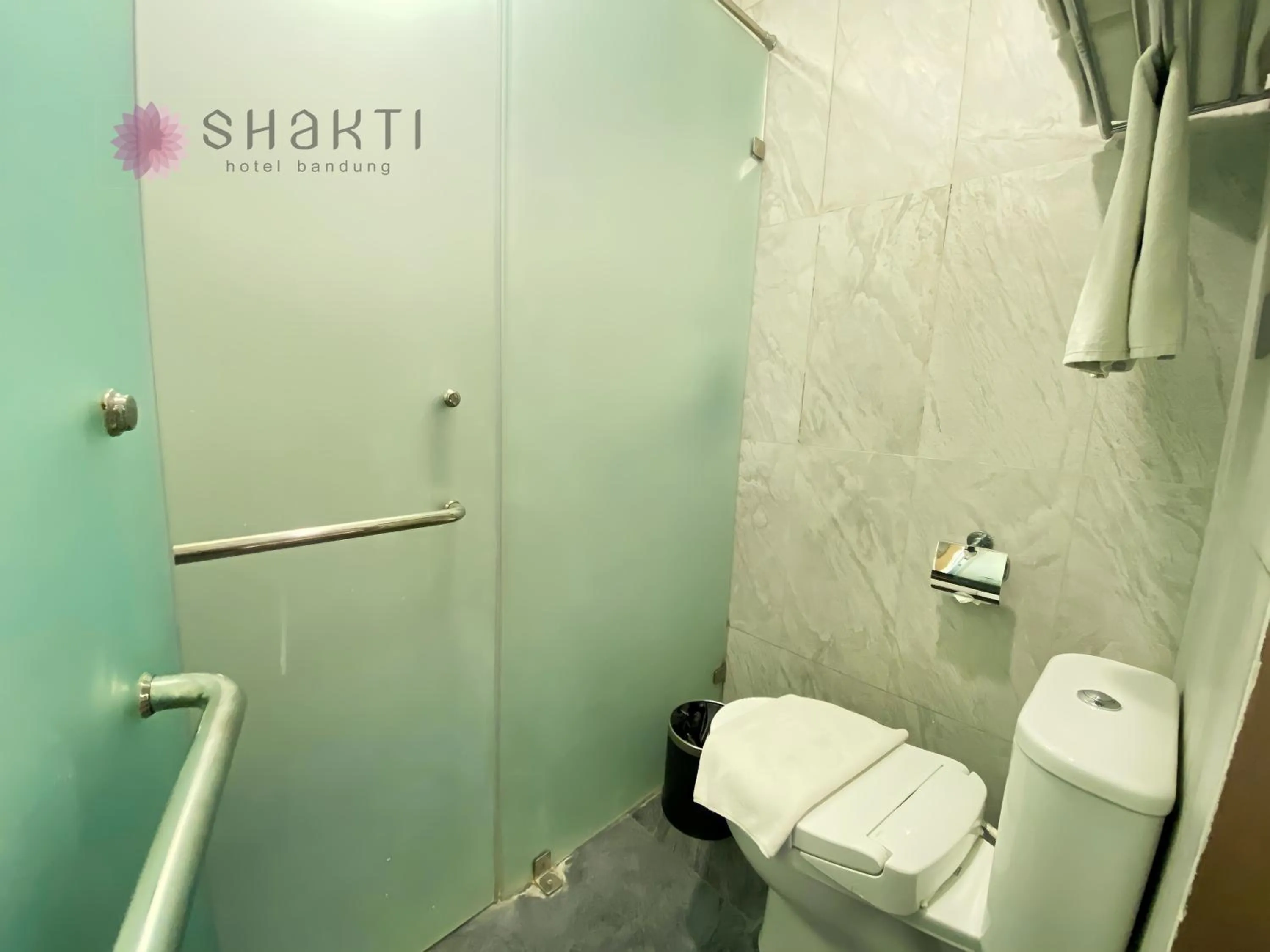 Bathroom in Shakti Hotel Bandung