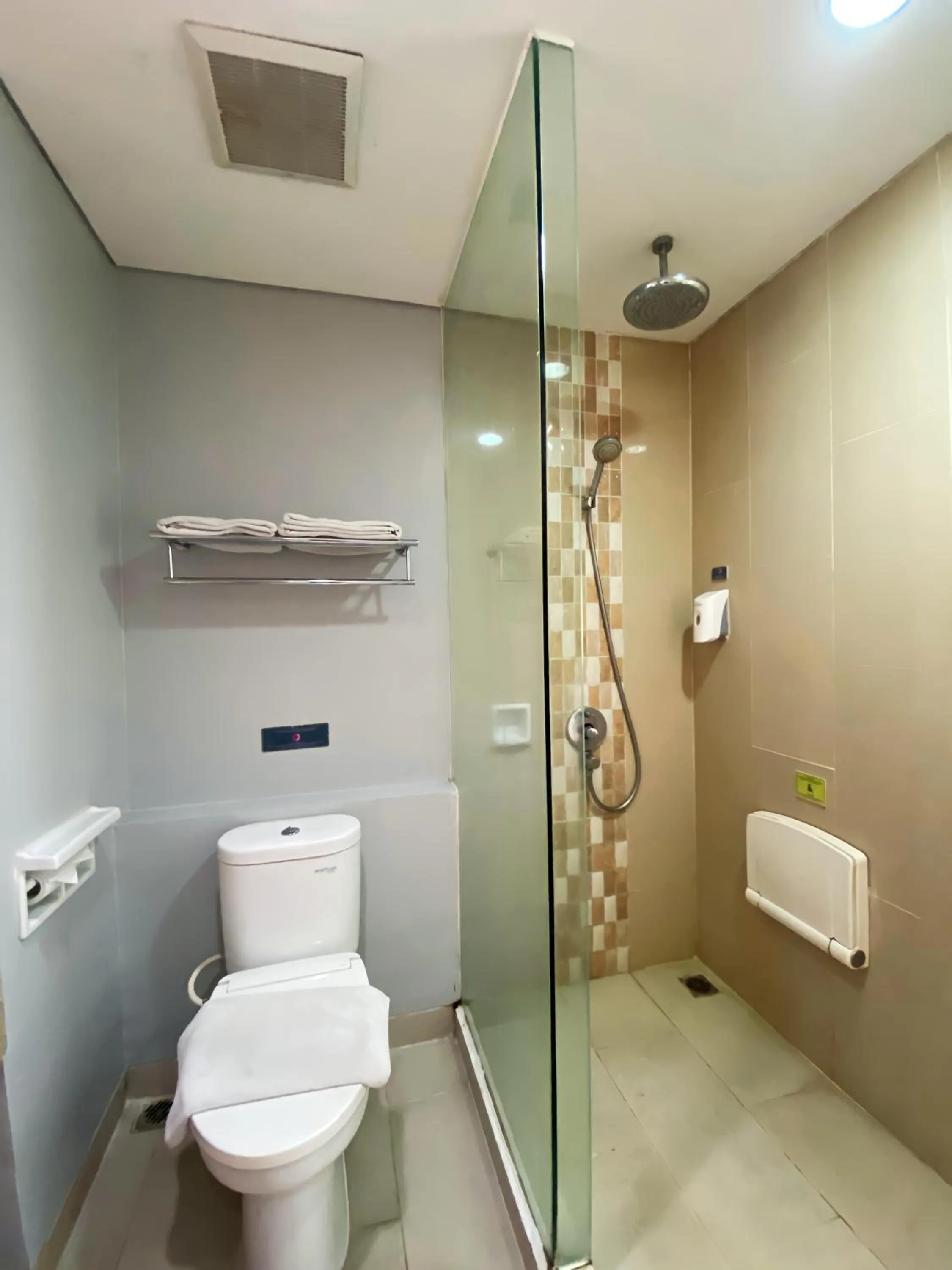 Bathroom in Shakti Hotel Bandung