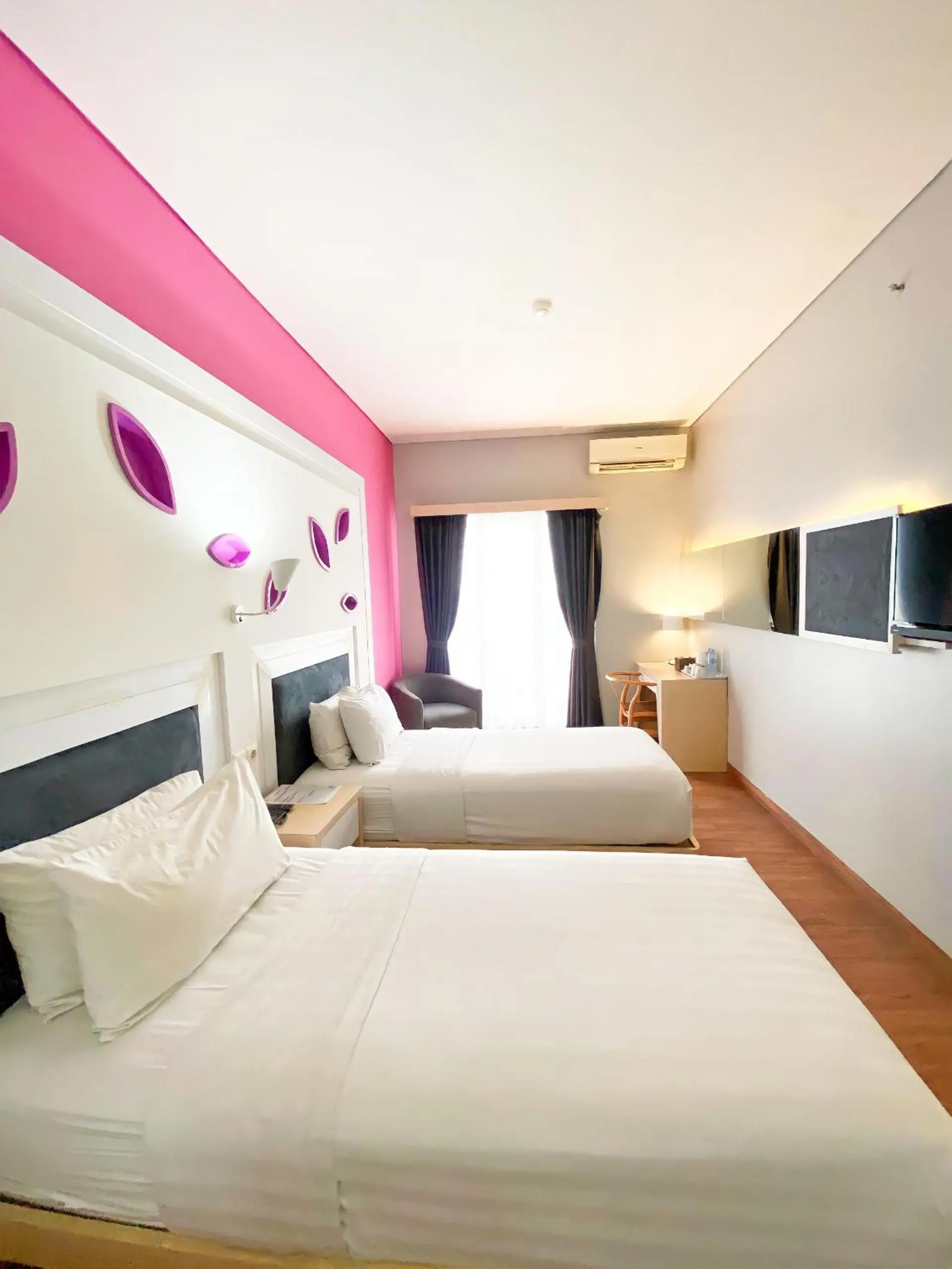 Bedroom, Bed in Shakti Hotel Bandung