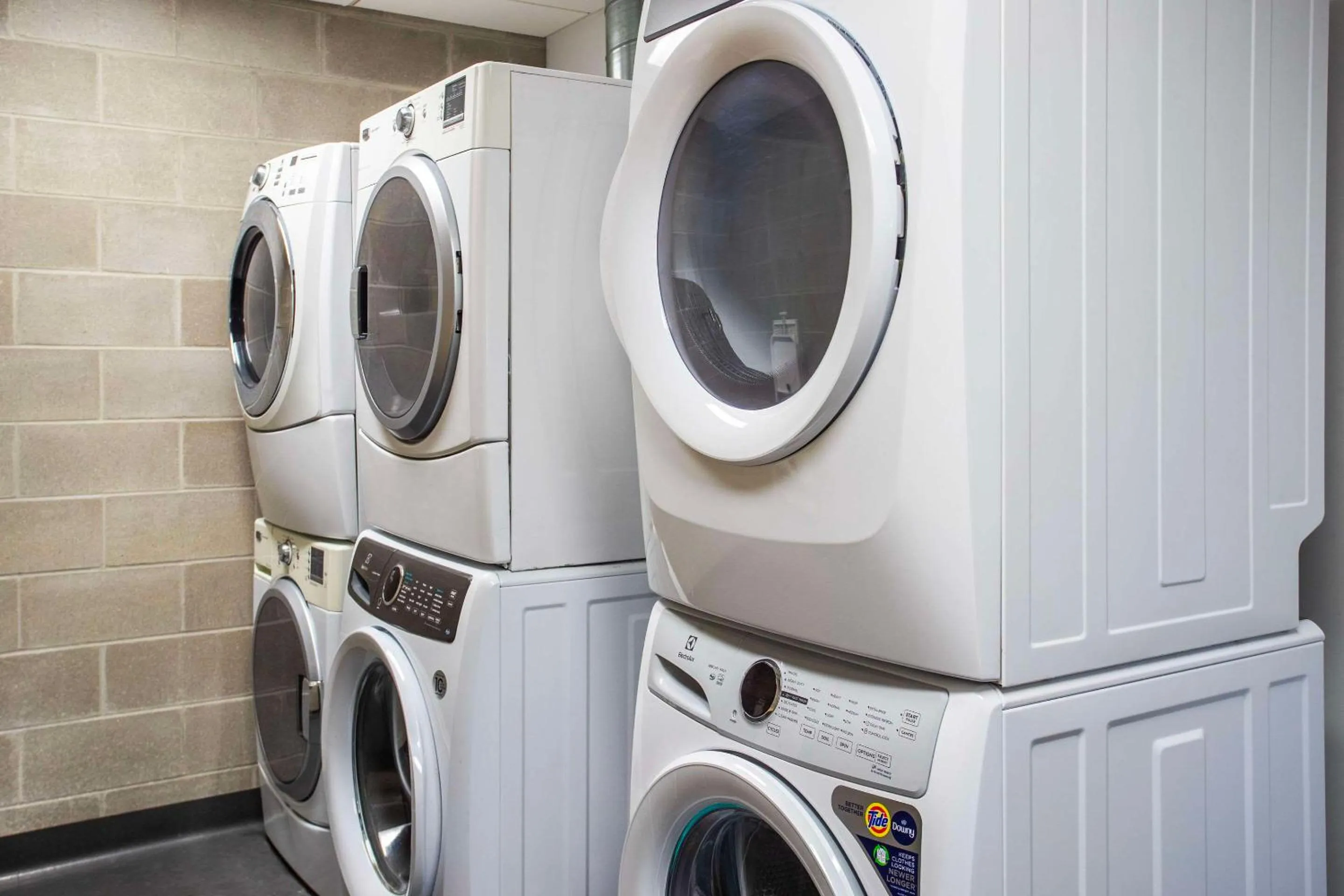 Other in Barker Suites Southport