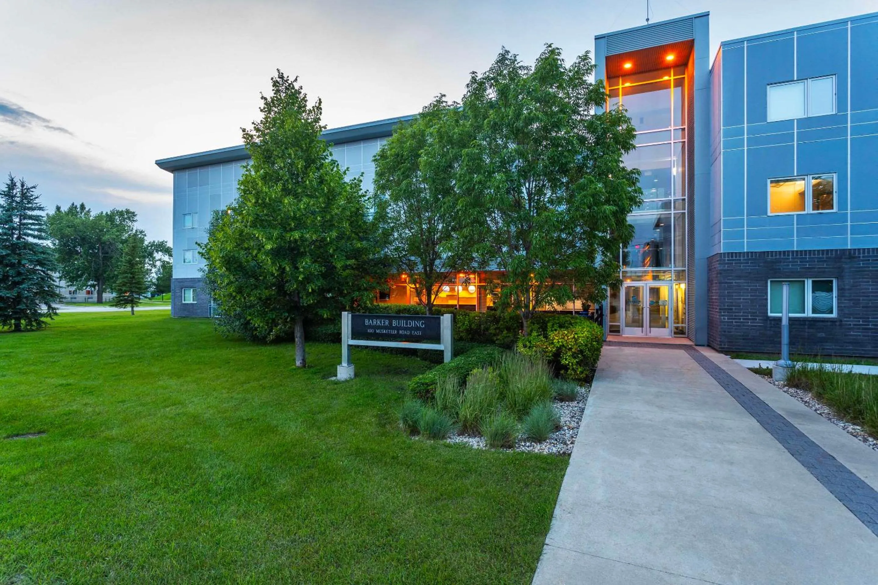 Property building in Barker Suites Southport