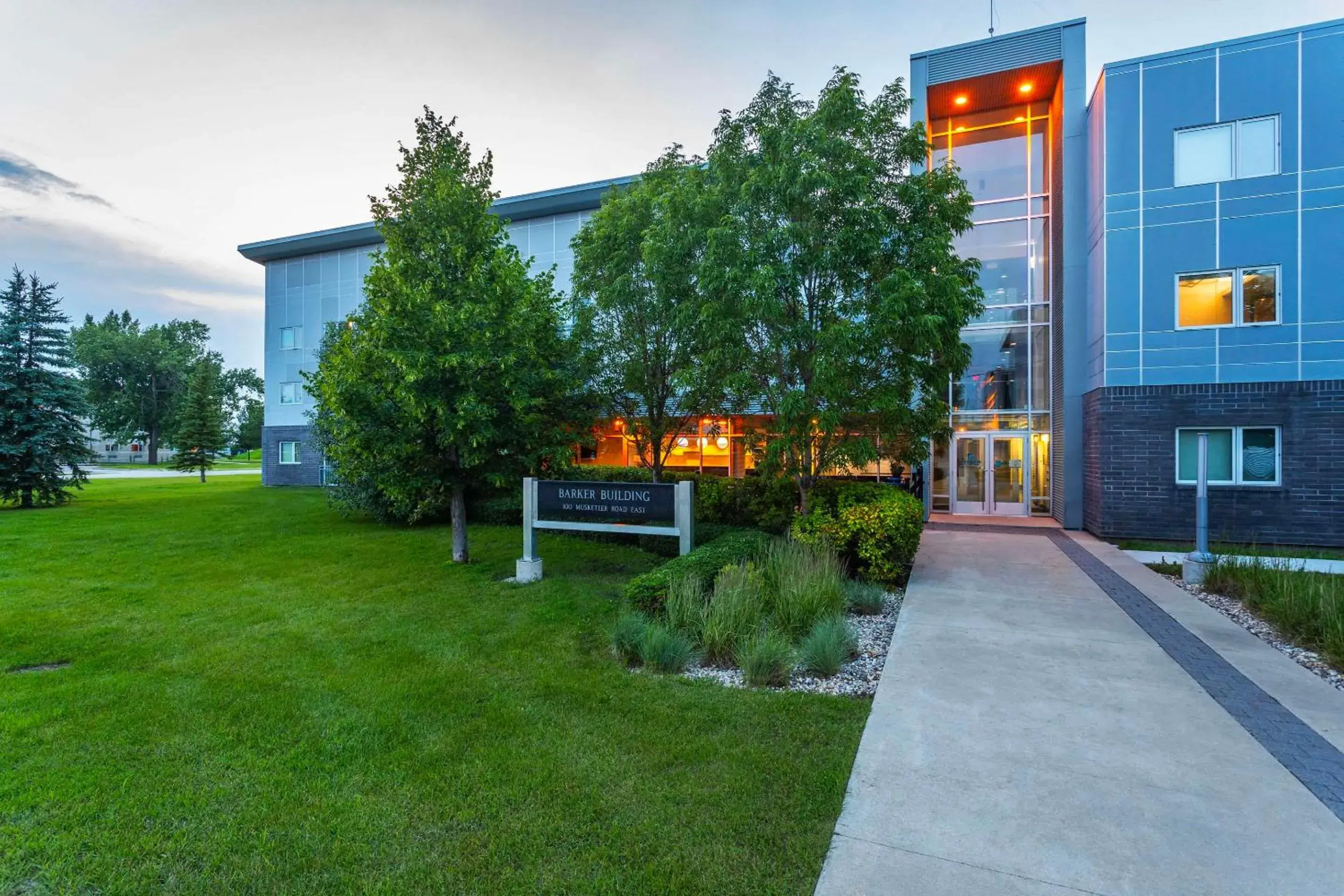 Property building in Barker Suites Southport Property building in Barker Suites Southport