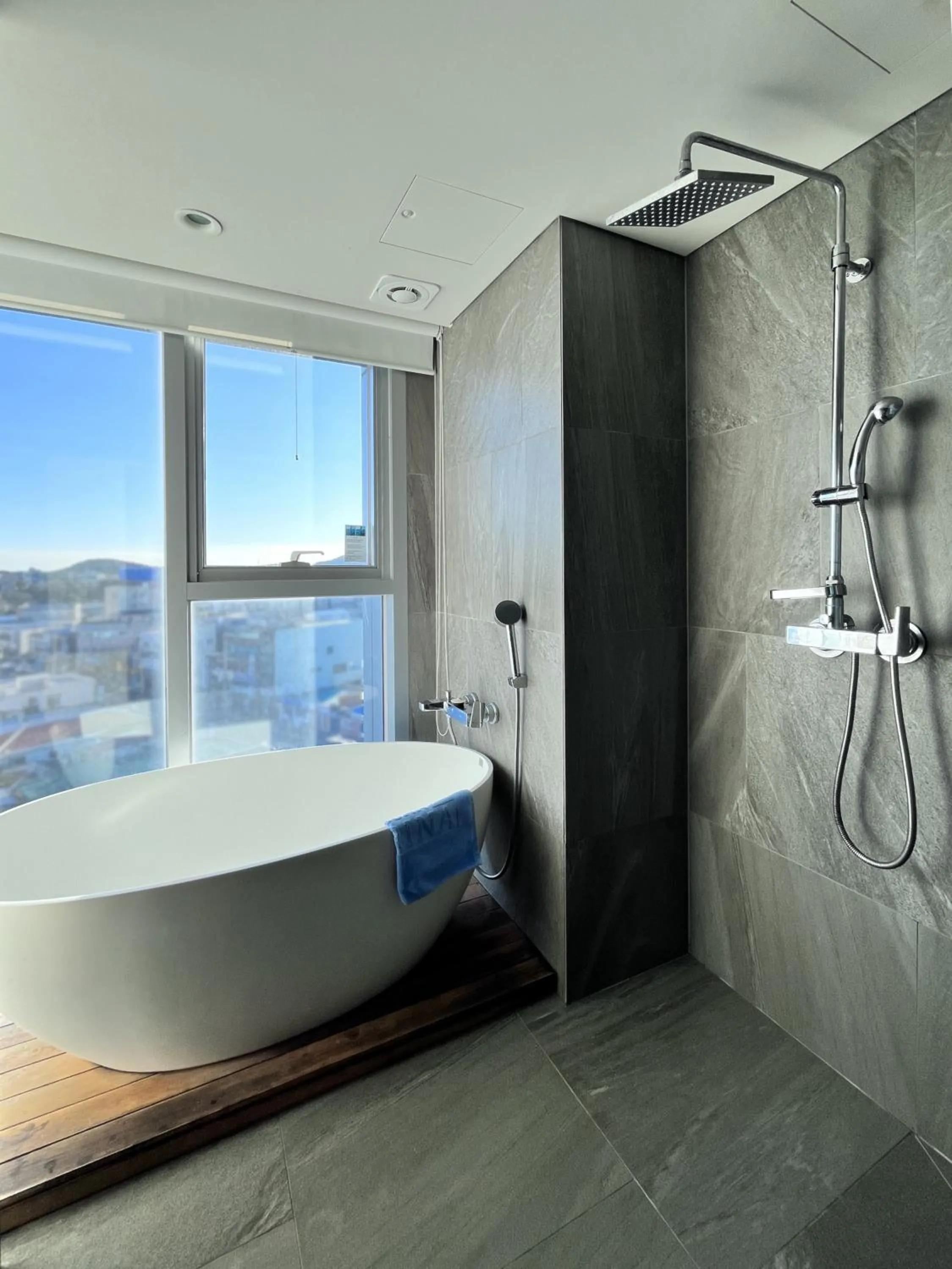 Bath in Sungsan Marina Hotel