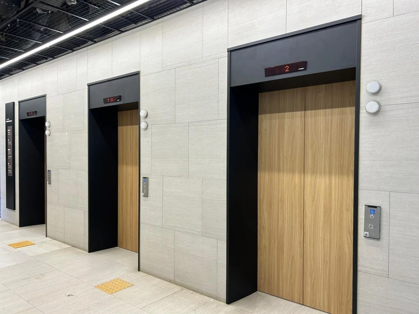 Lobby or reception in Sungsan Marina Hotel