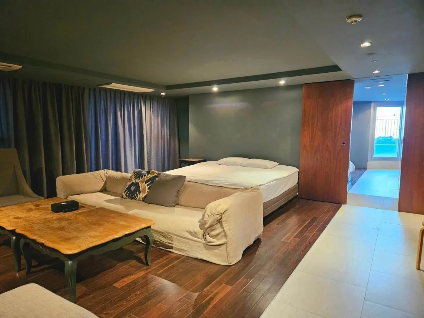 Bed in Sungsan Marina Hotel Bed in Sungsan Marina Hotel