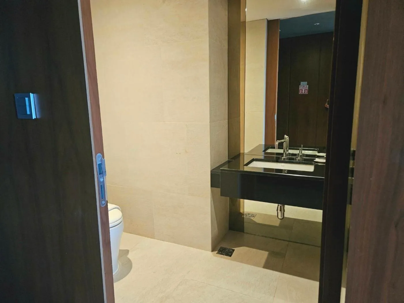 Bathroom in Sungsan Marina Hotel