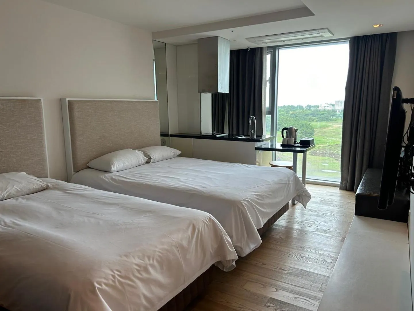 Bedroom, Bed in Sungsan Marina Hotel