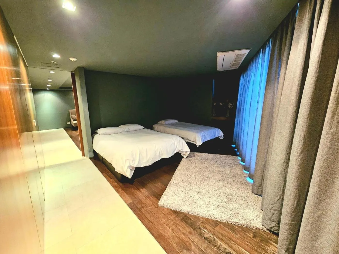 Bed in Sungsan Marina Hotel
