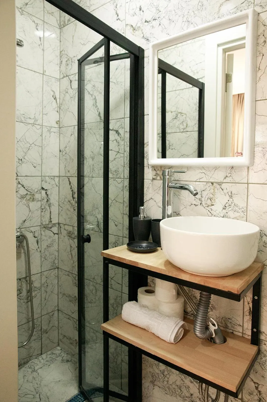 Shower in Beans House Suite 8-26