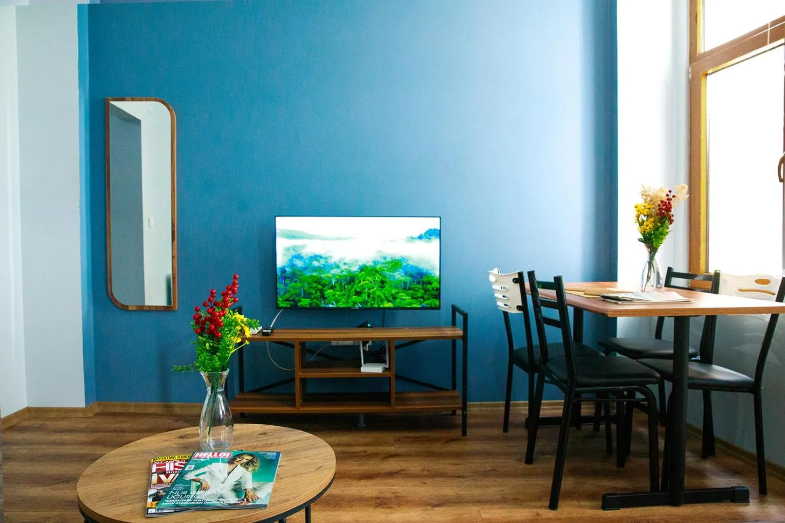 TV and multimedia in Beans House Suite 8-26