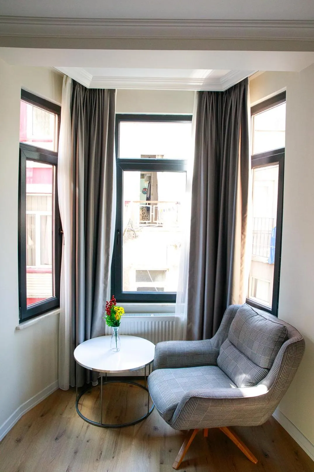 Living room in Beans House Suite 8-26