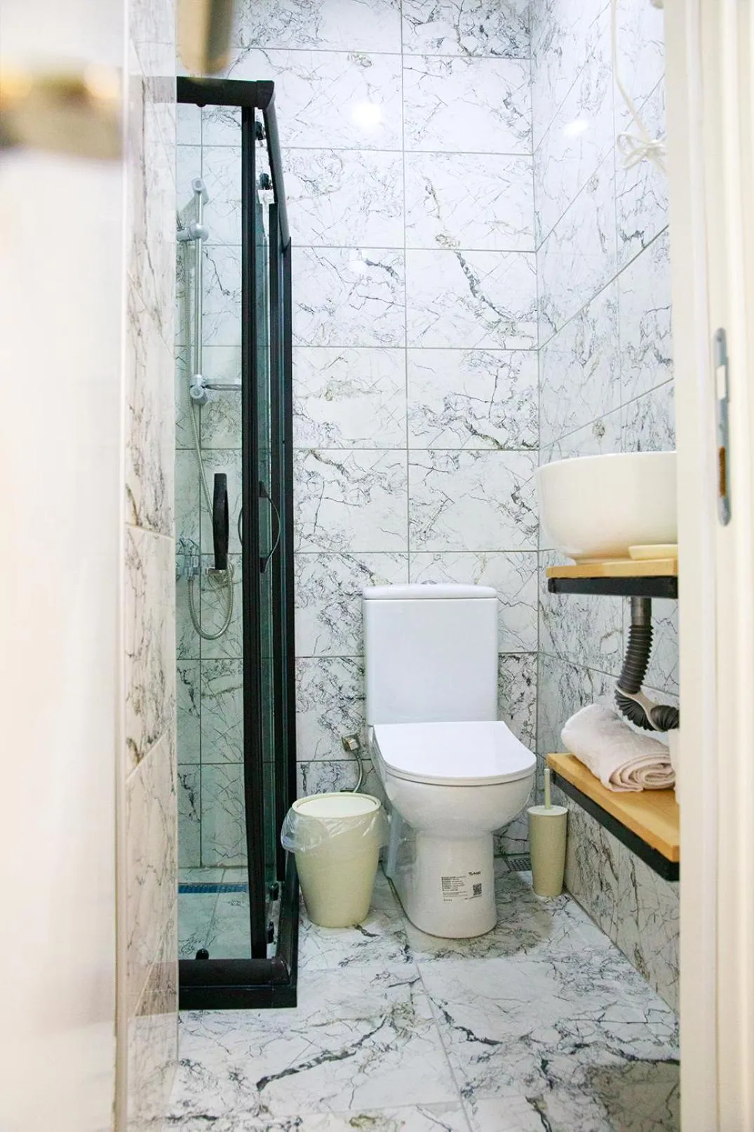 Shower in Beans House Suite 8-26