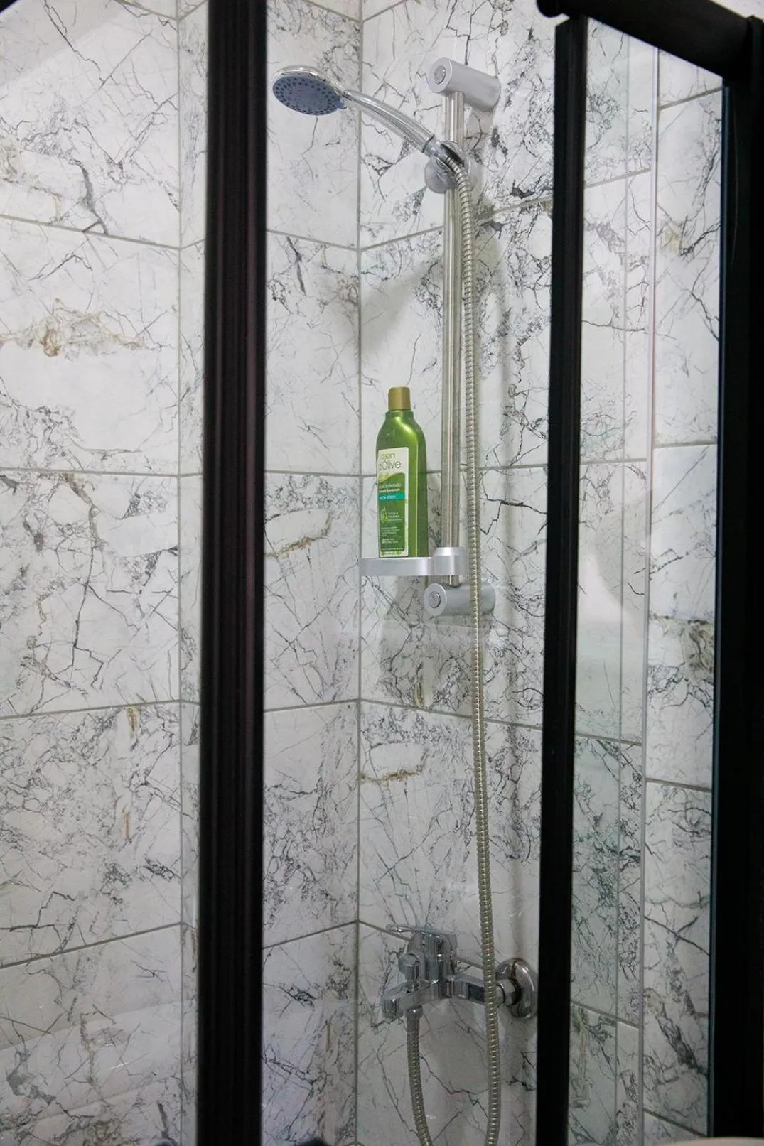 Shower in Beans House Suite 8-26