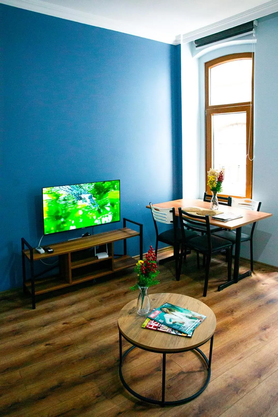 TV and multimedia in Beans House Suite 8-26