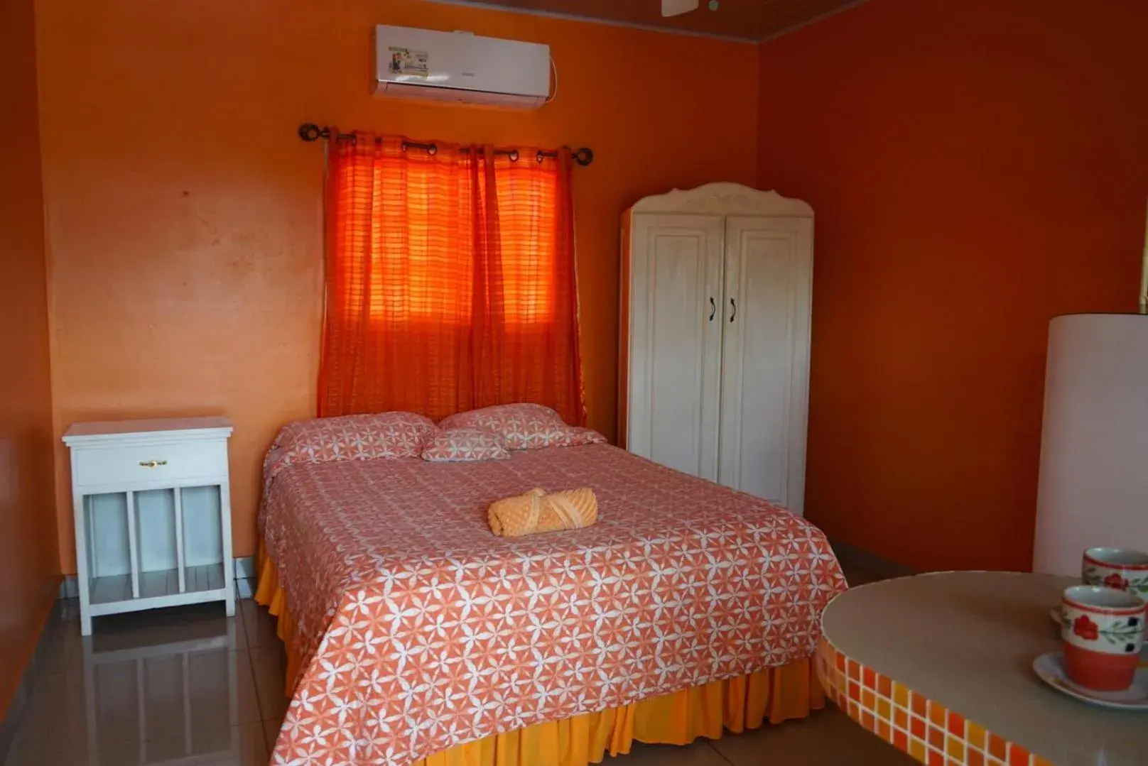 Queen Room - single occupancy in Cabañas Sherlley Queen Room - single occupancy in Cabañas Sherlley