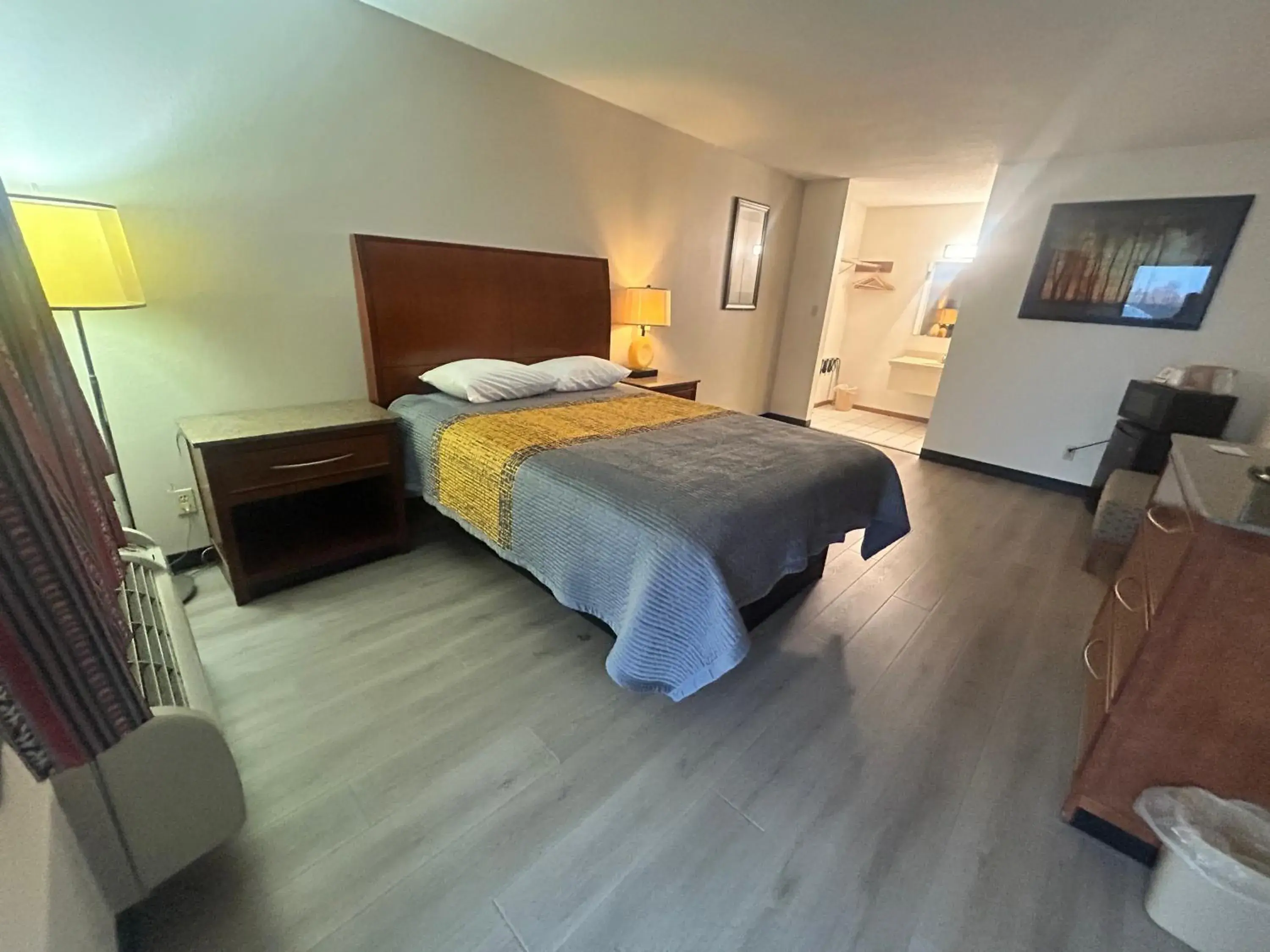 Queen Bed Non-Smoking in Budget Inn by Hotel O Greensville I 70 Queen Bed Non-Smoking in Budget Inn by Hotel O Greensville I 70